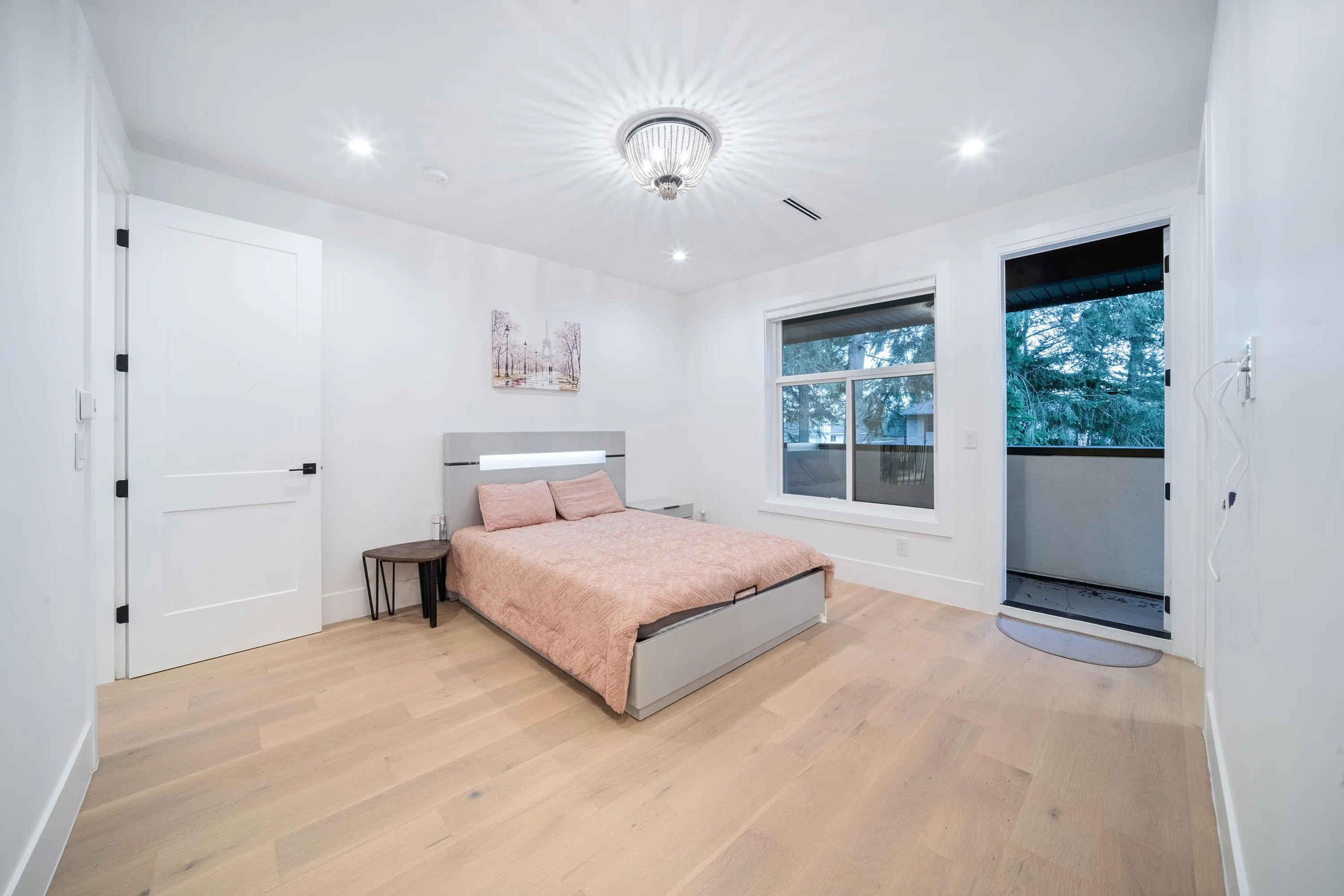 14022 20a Avenue