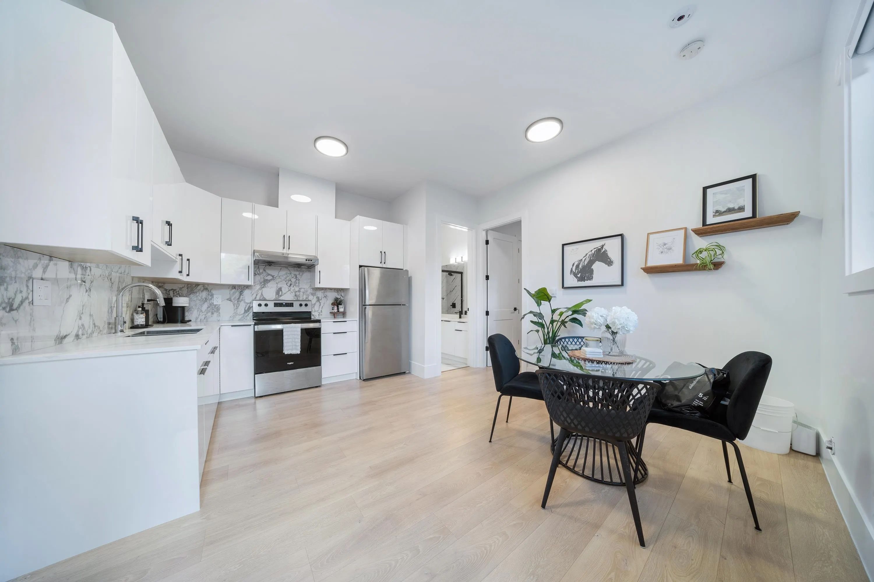 14022 20a Avenue