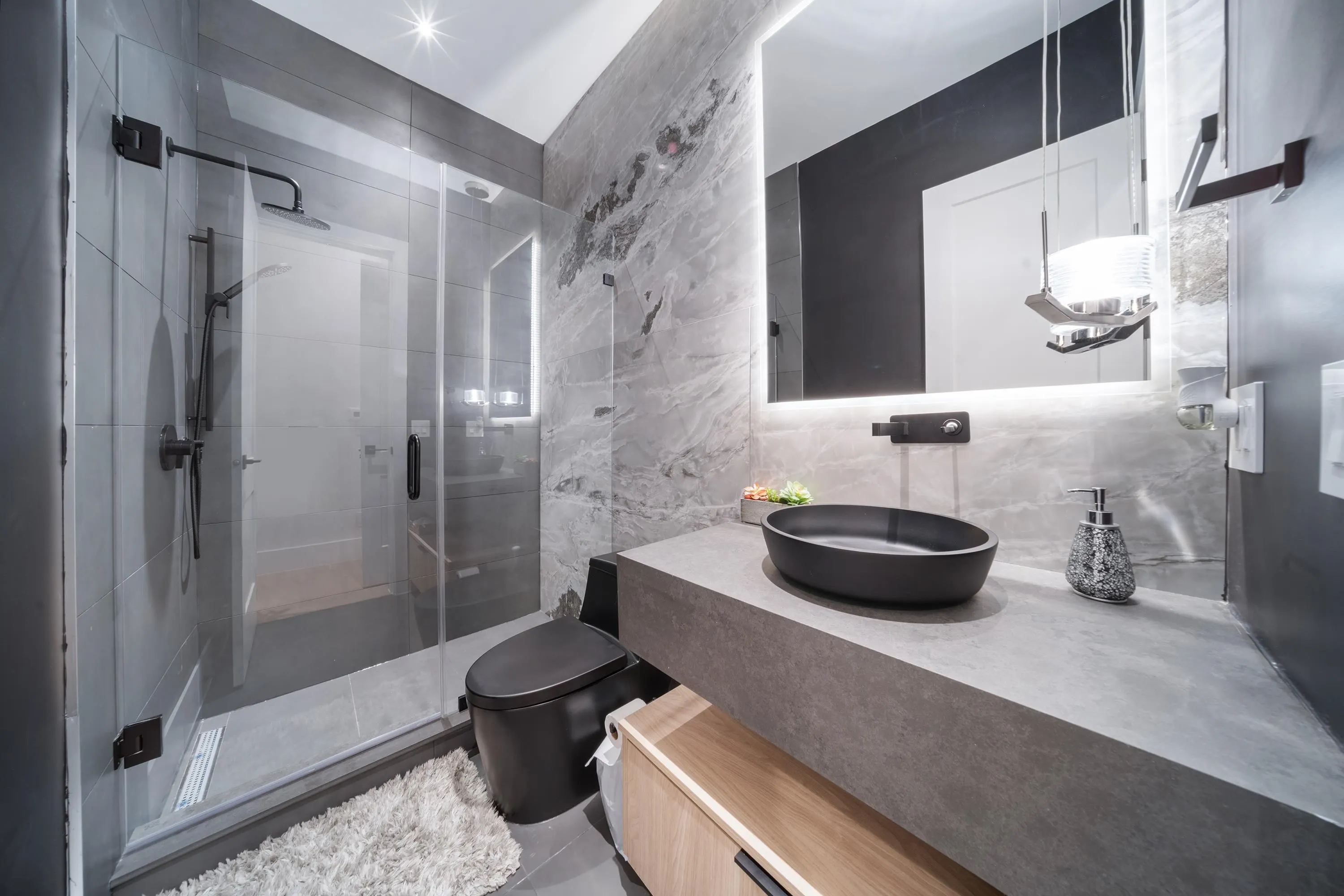 14022 20a Avenue