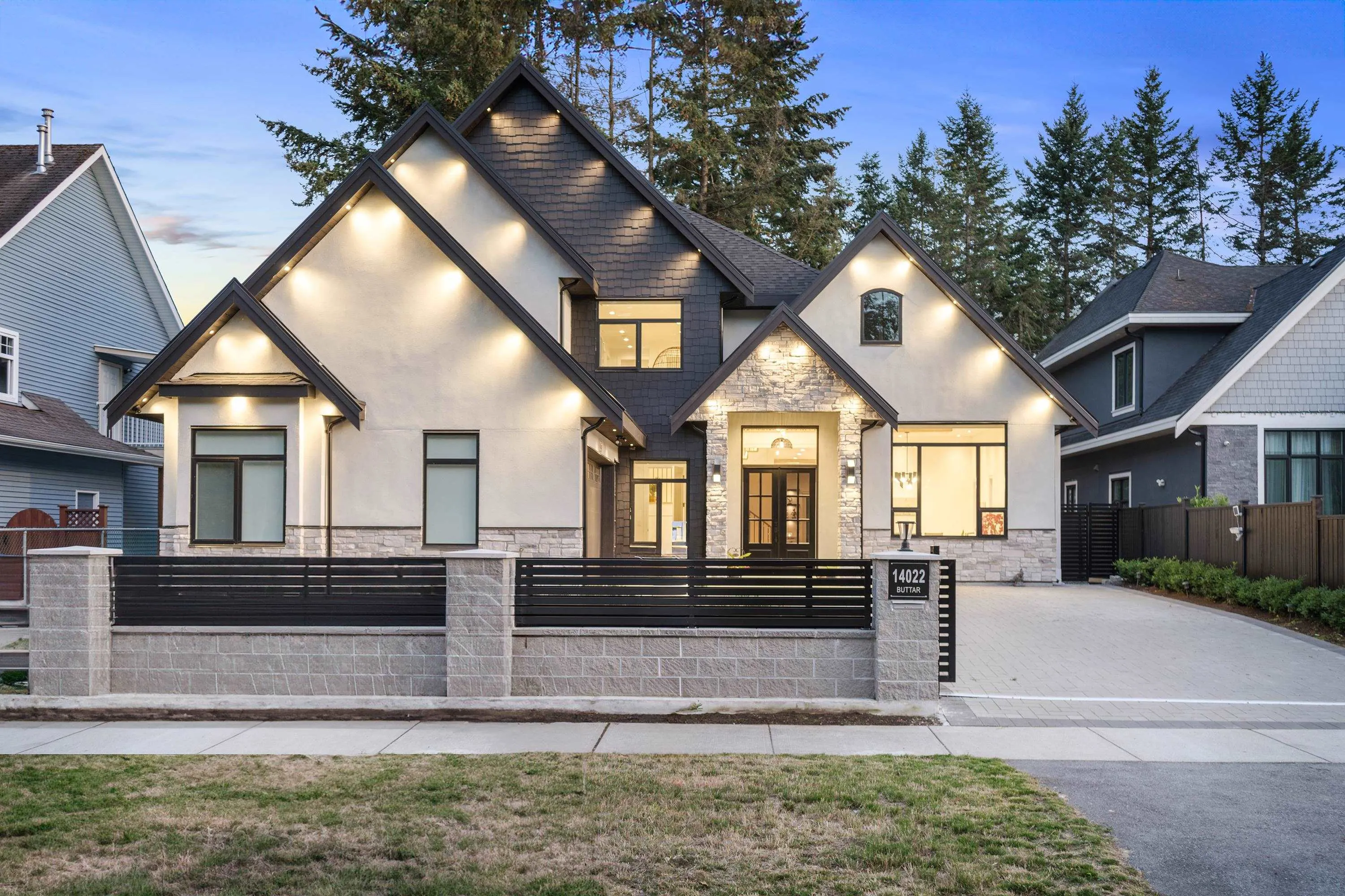 14022 20a Avenue