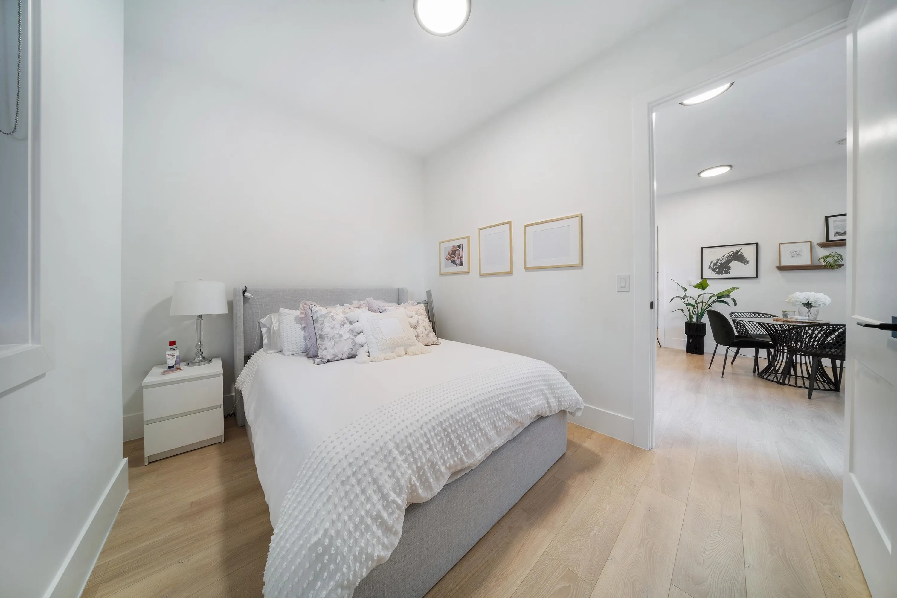 14022 20a Avenue