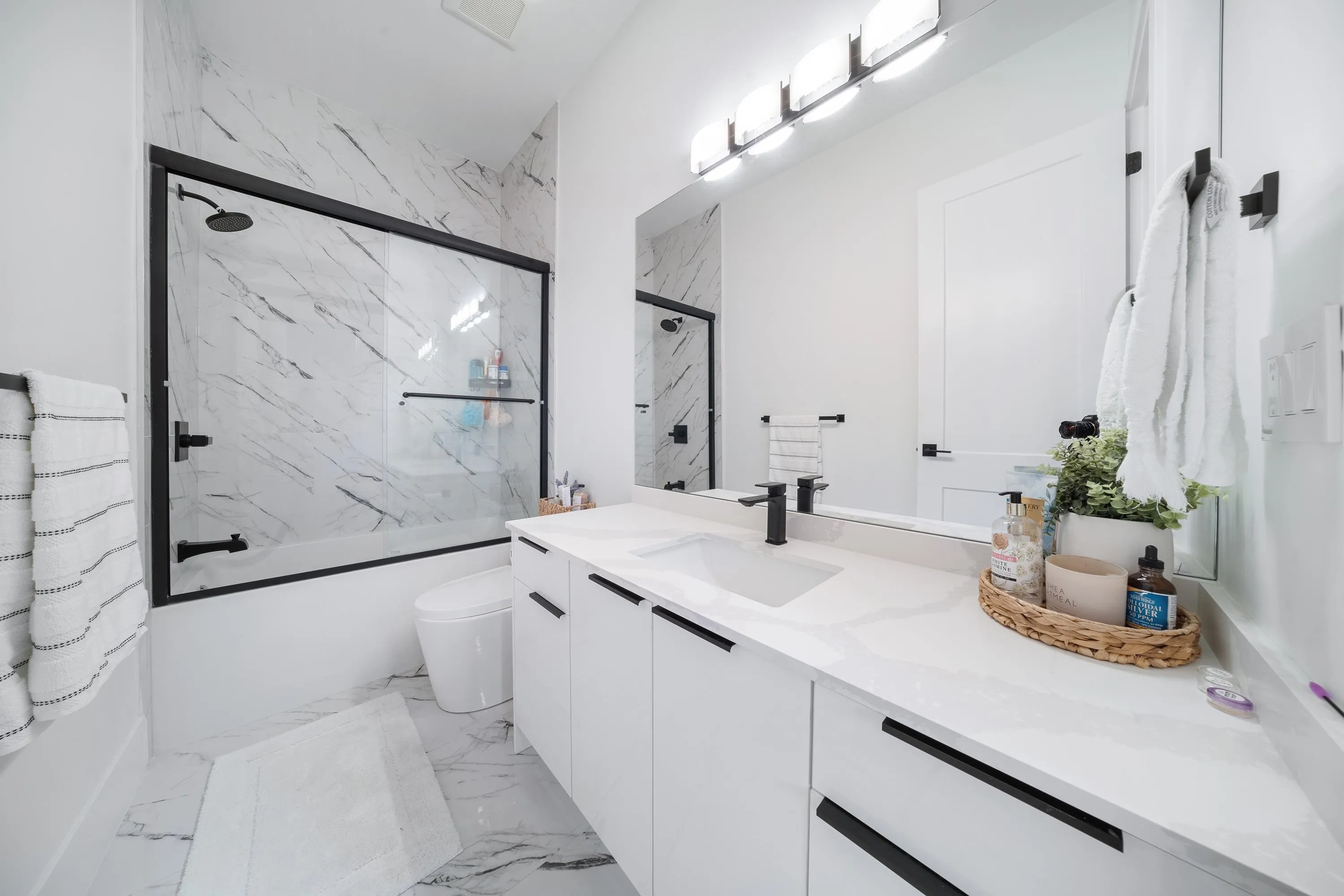 14022 20a Avenue