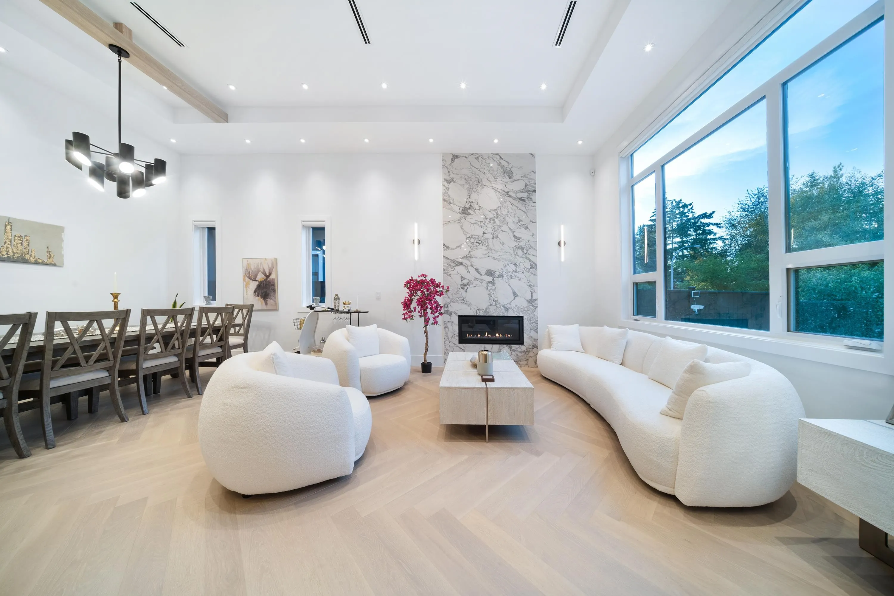 14022 20a Avenue