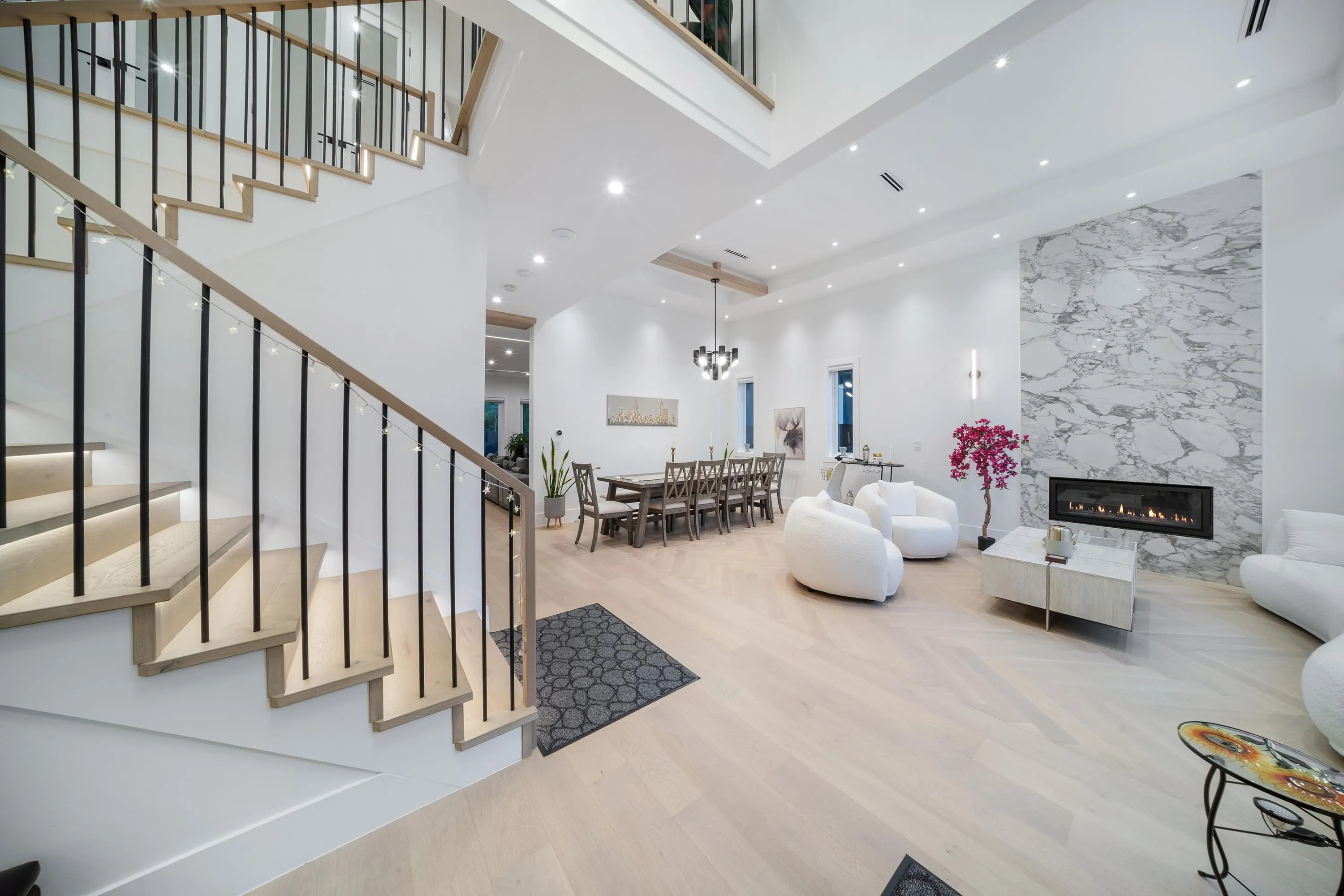 14022 20a Avenue