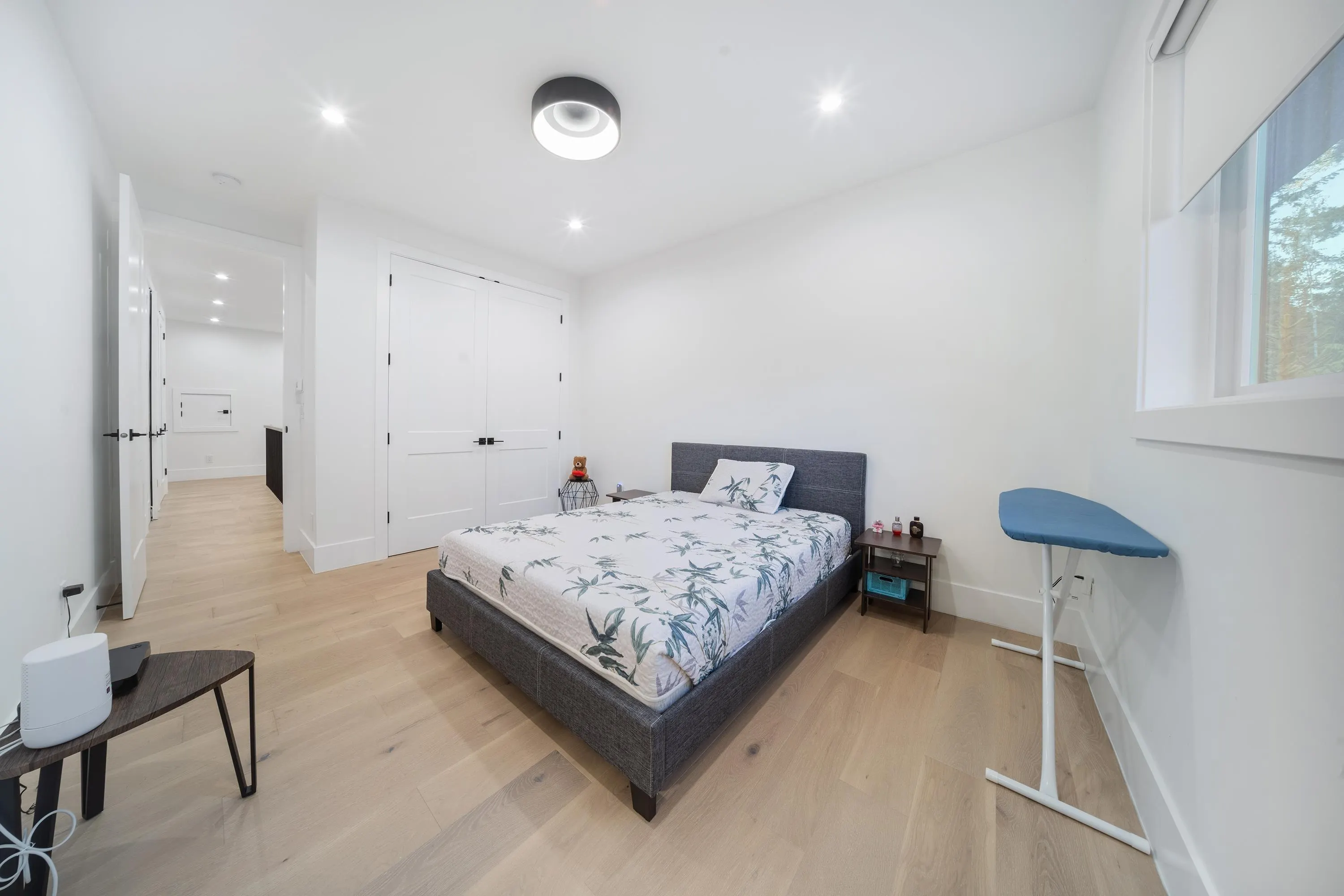 14022 20a Avenue