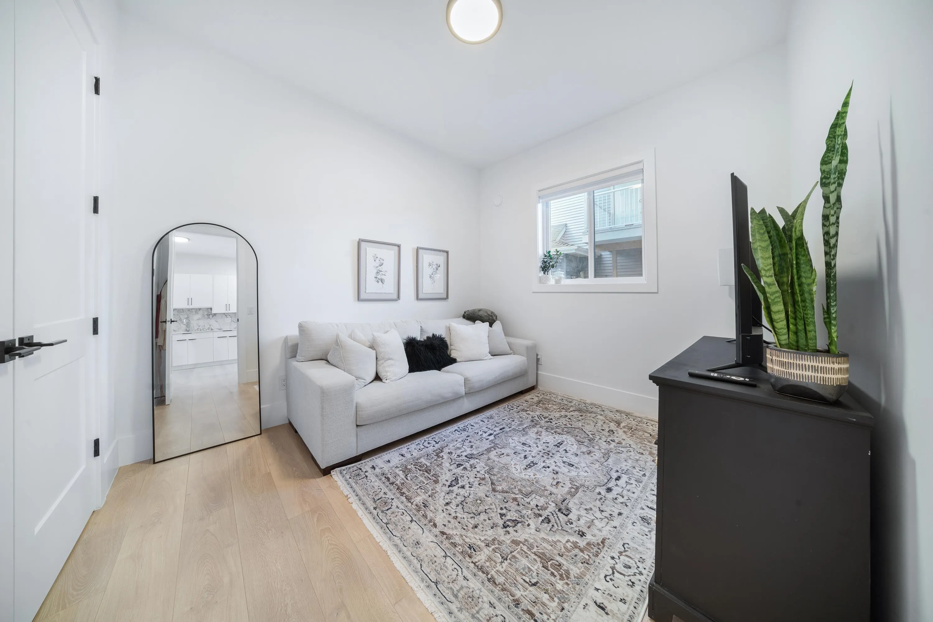 14022 20a Avenue