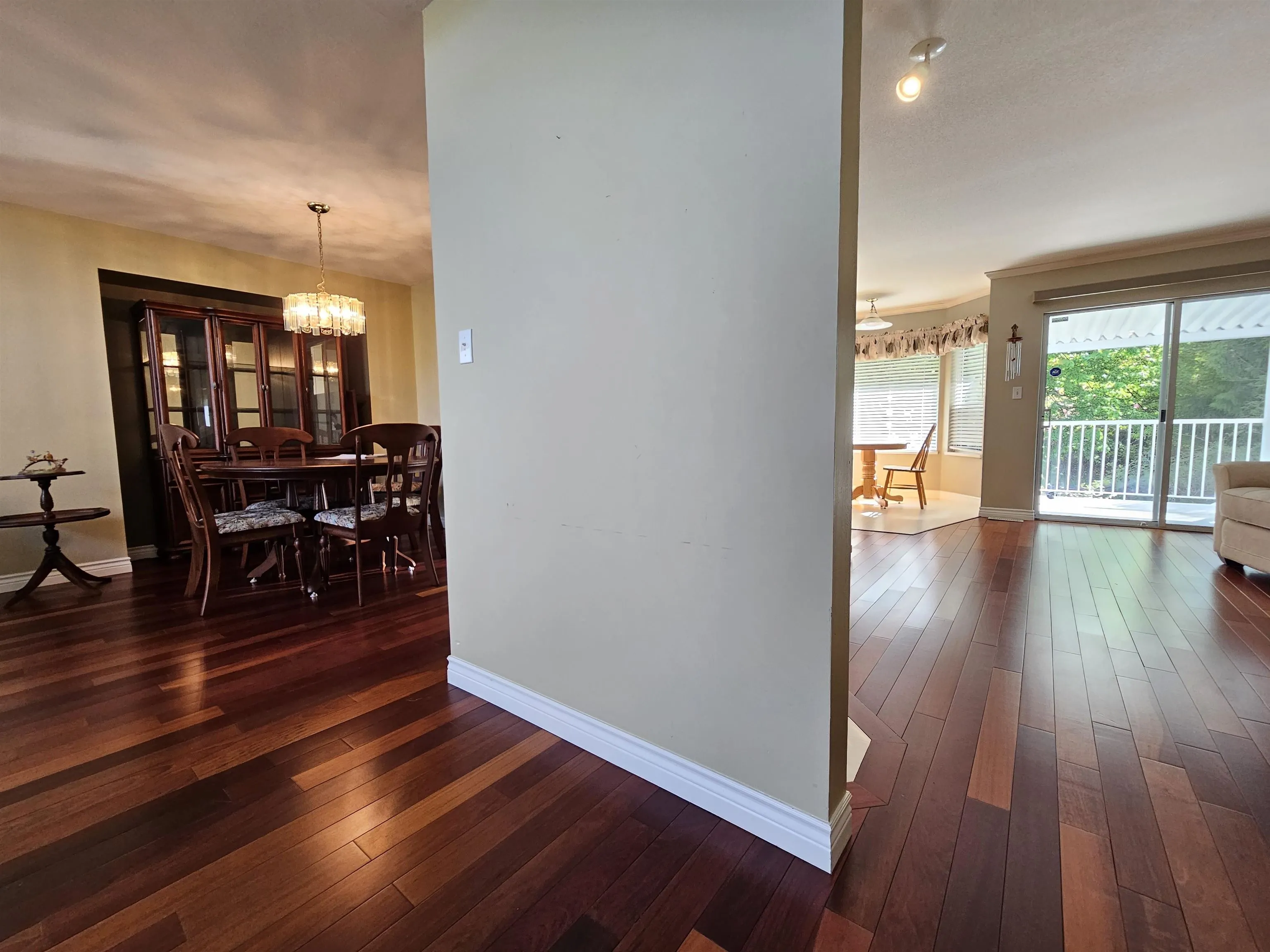 8435 Cox Drive