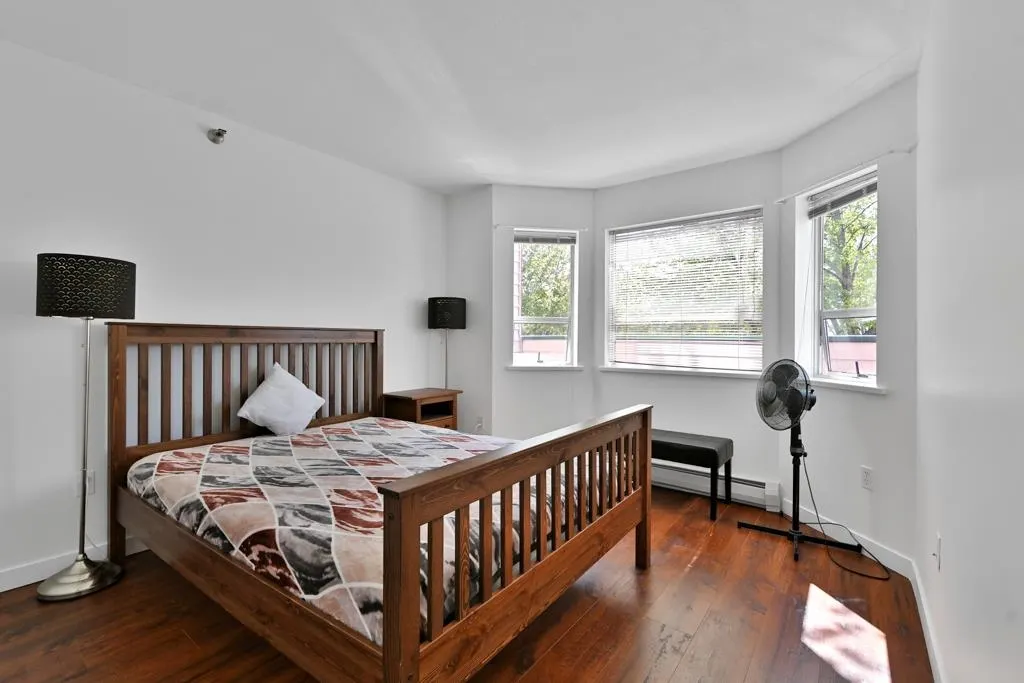 213 22661 Lougheed Highway