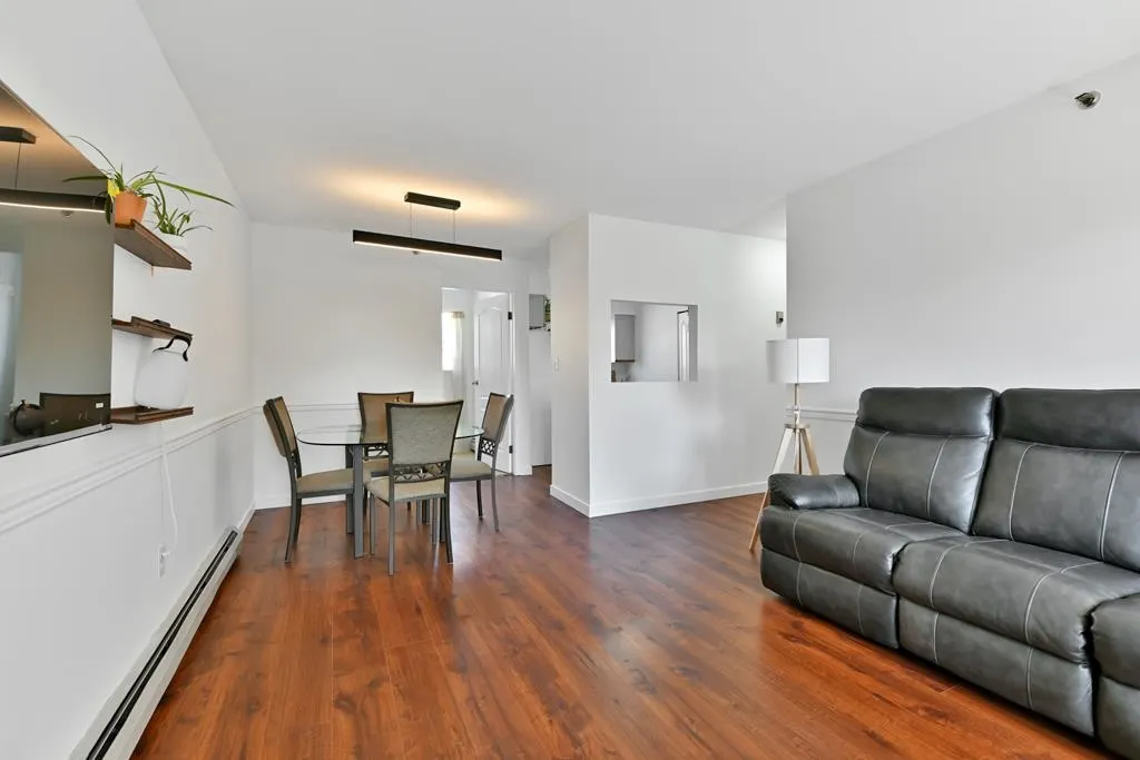 213 22661 Lougheed Highway