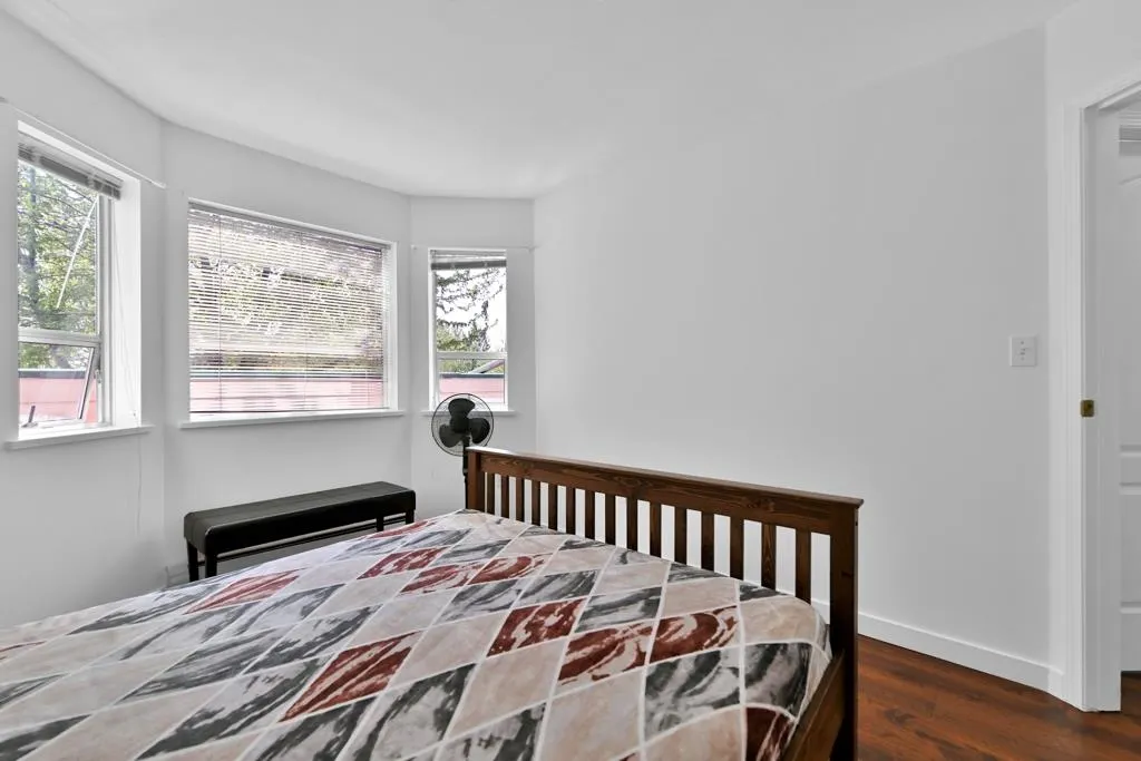 213 22661 Lougheed Highway