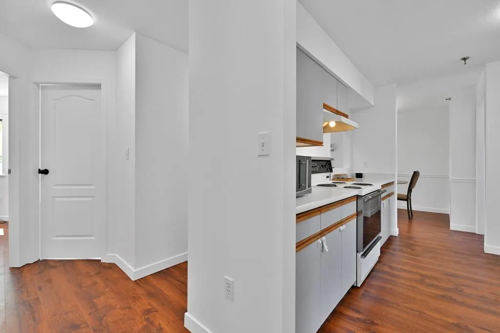 213 22661 Lougheed Highway