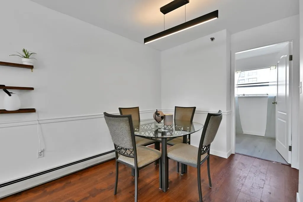 213 22661 Lougheed Highway