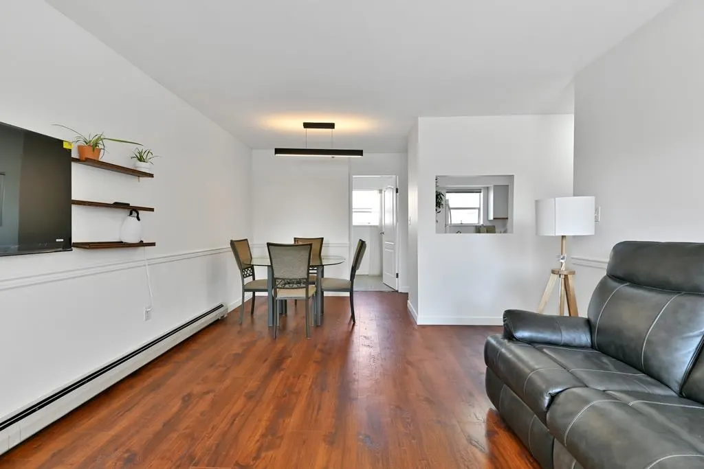213 22661 Lougheed Highway