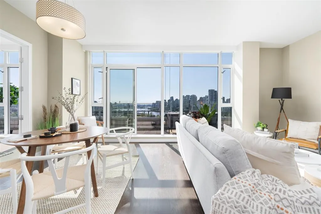 1004 1616 Columbia Street