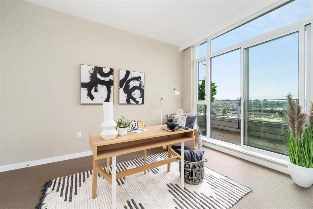 1004 1616 Columbia Street