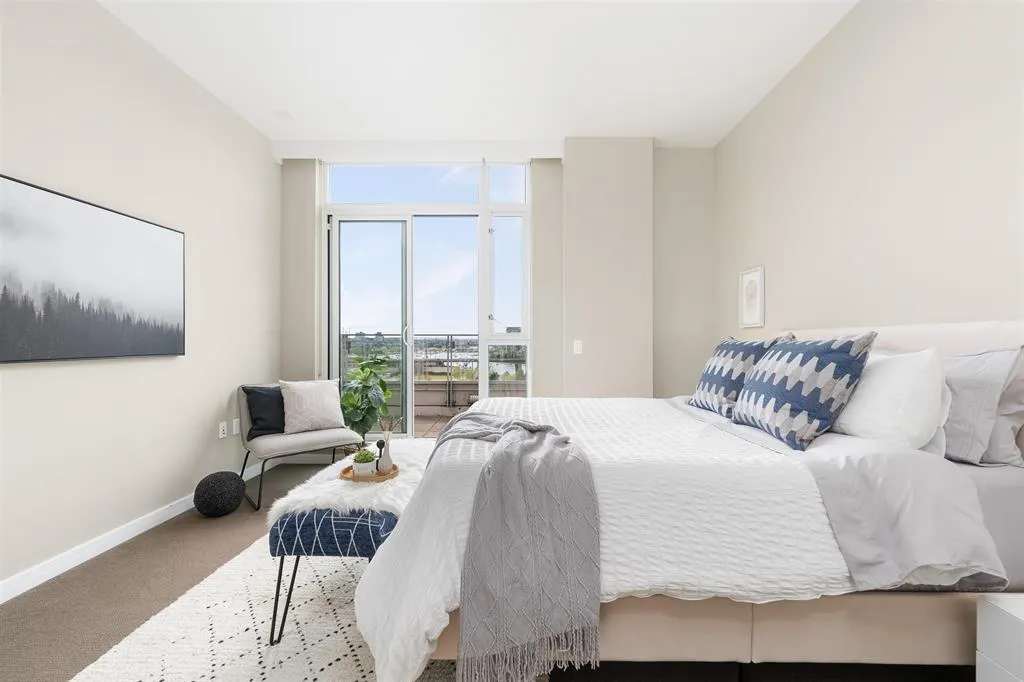 1004 1616 Columbia Street