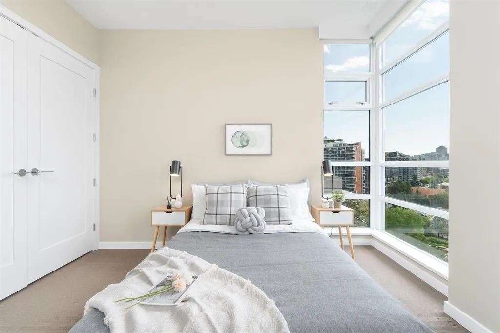 1004 1616 Columbia Street