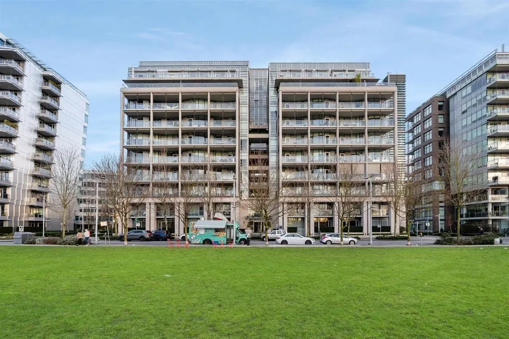 1004 1616 Columbia Street