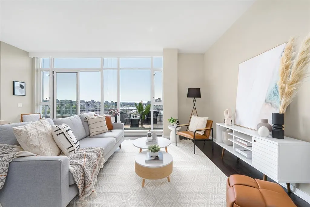 1004 1616 Columbia Street