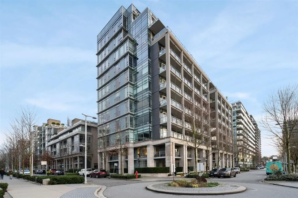 1004 1616 Columbia Street