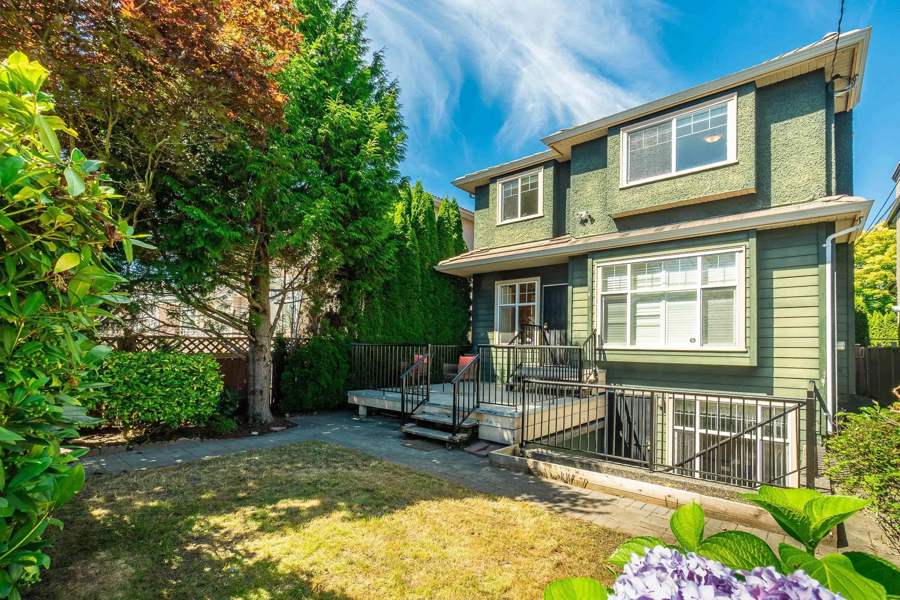2818 W 19th Avenue