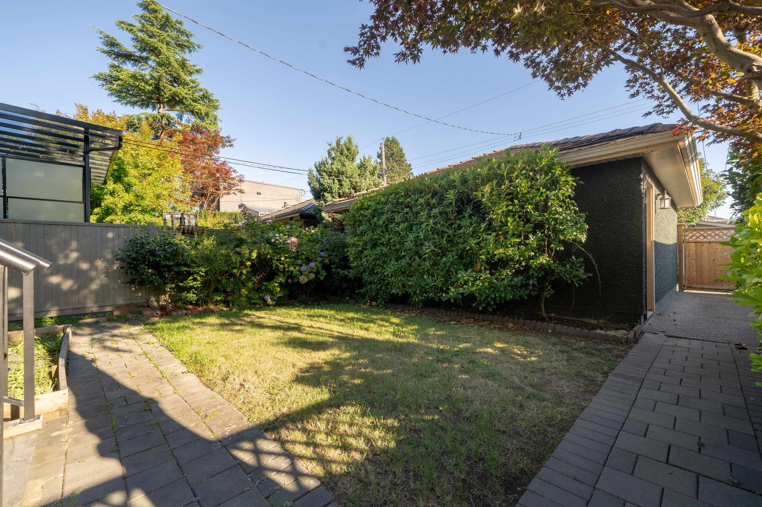 2818 W 19th Avenue