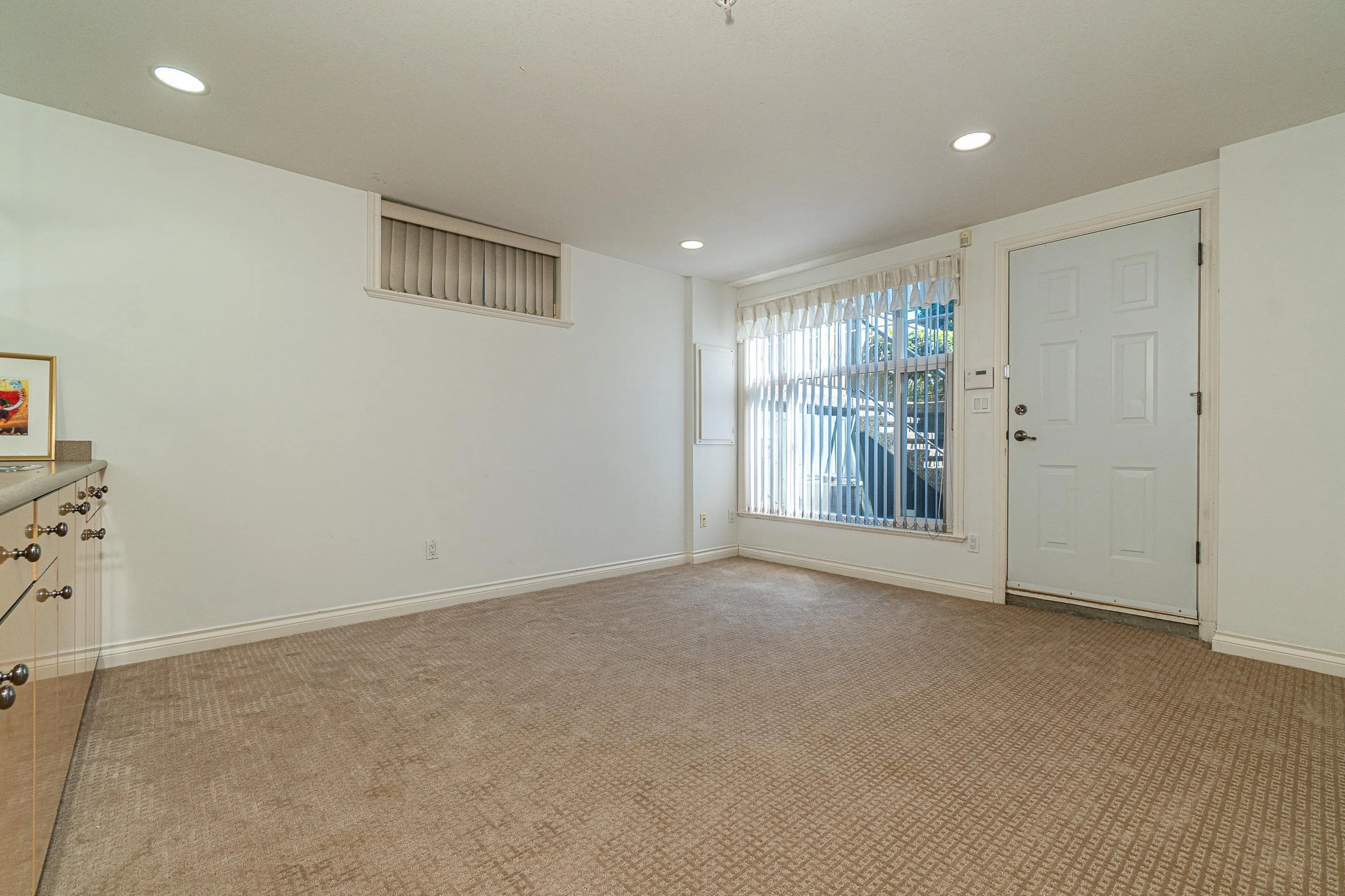 2818 W 19th Avenue