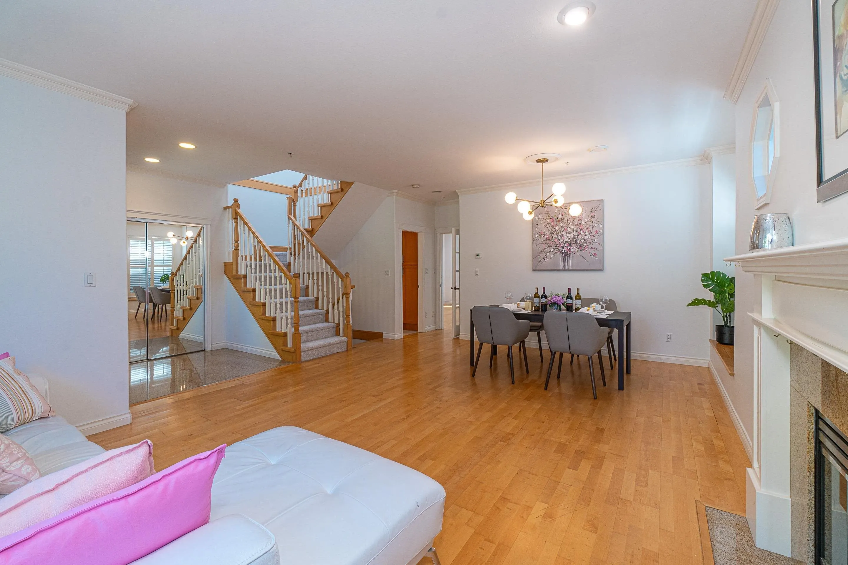 2818 W 19th Avenue