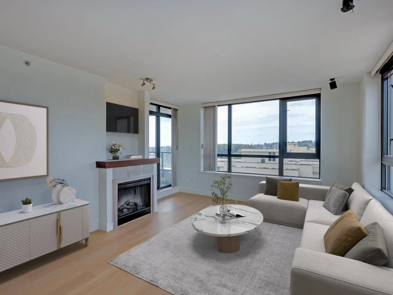 1607 1 Renaissance Square