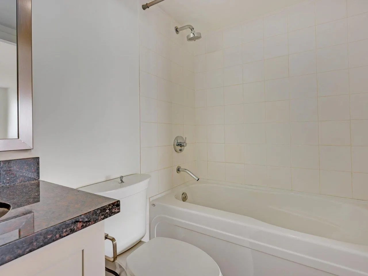 1607 1 Renaissance Square