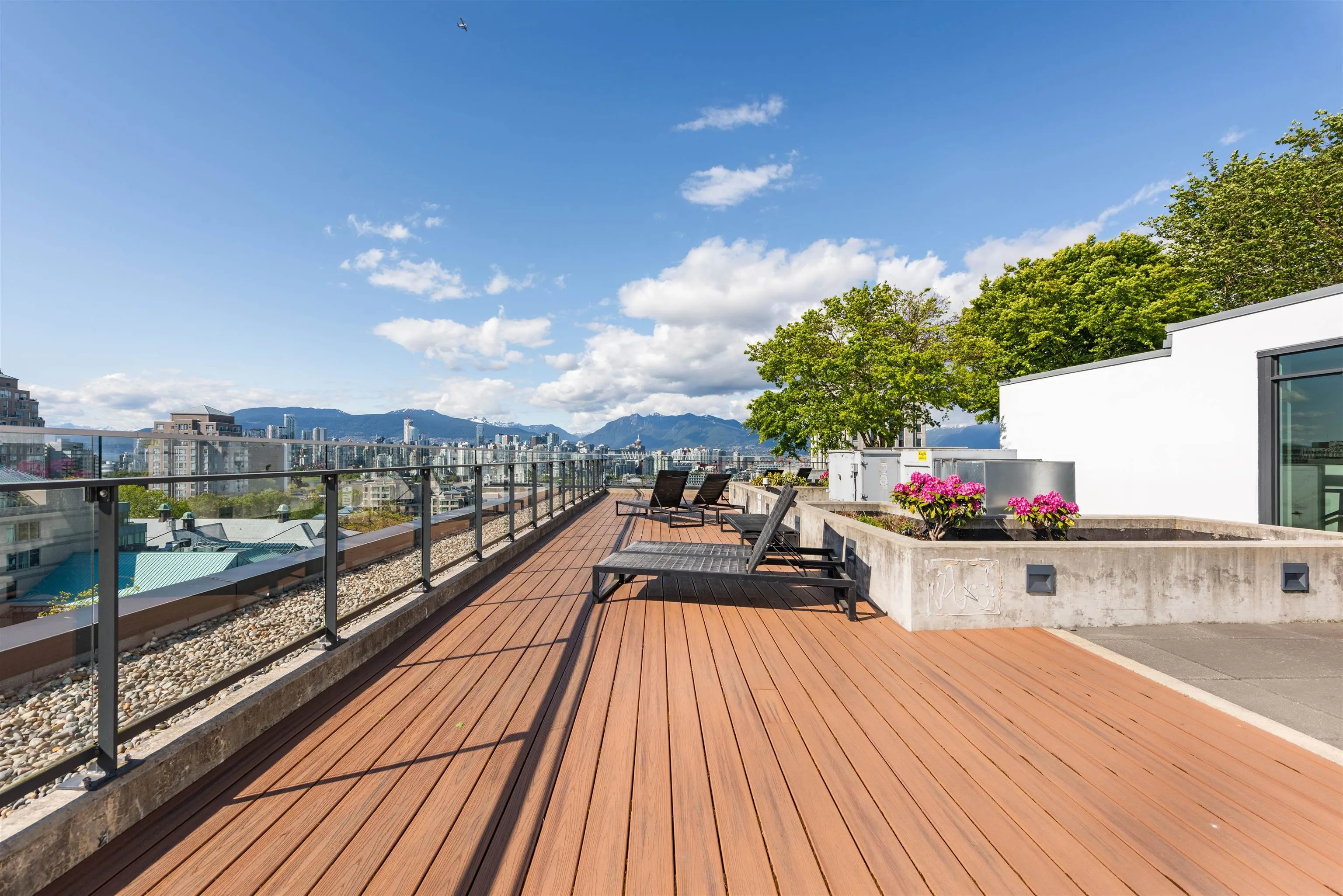 309 2888 Cambie Street