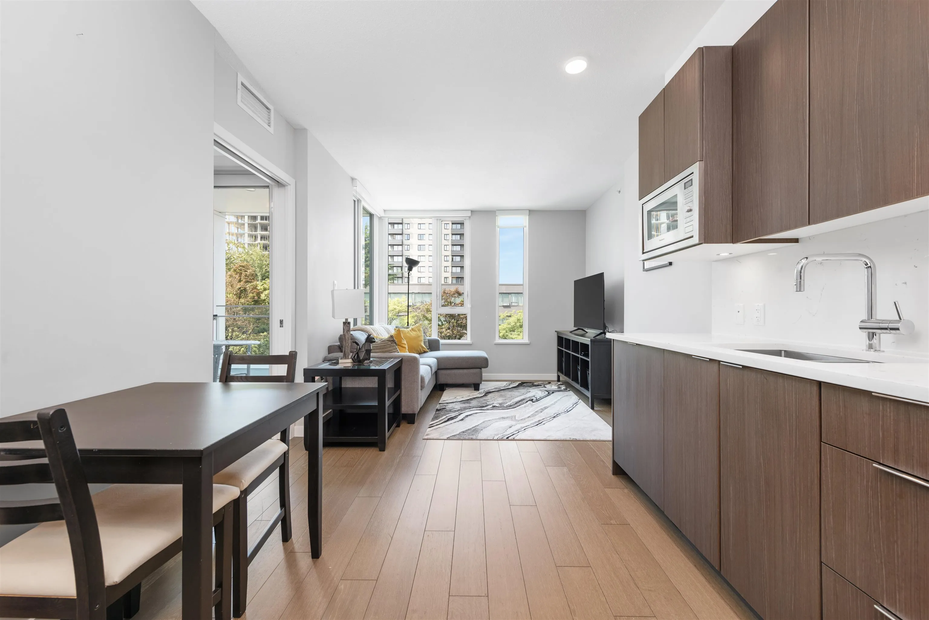 309 2888 Cambie Street
