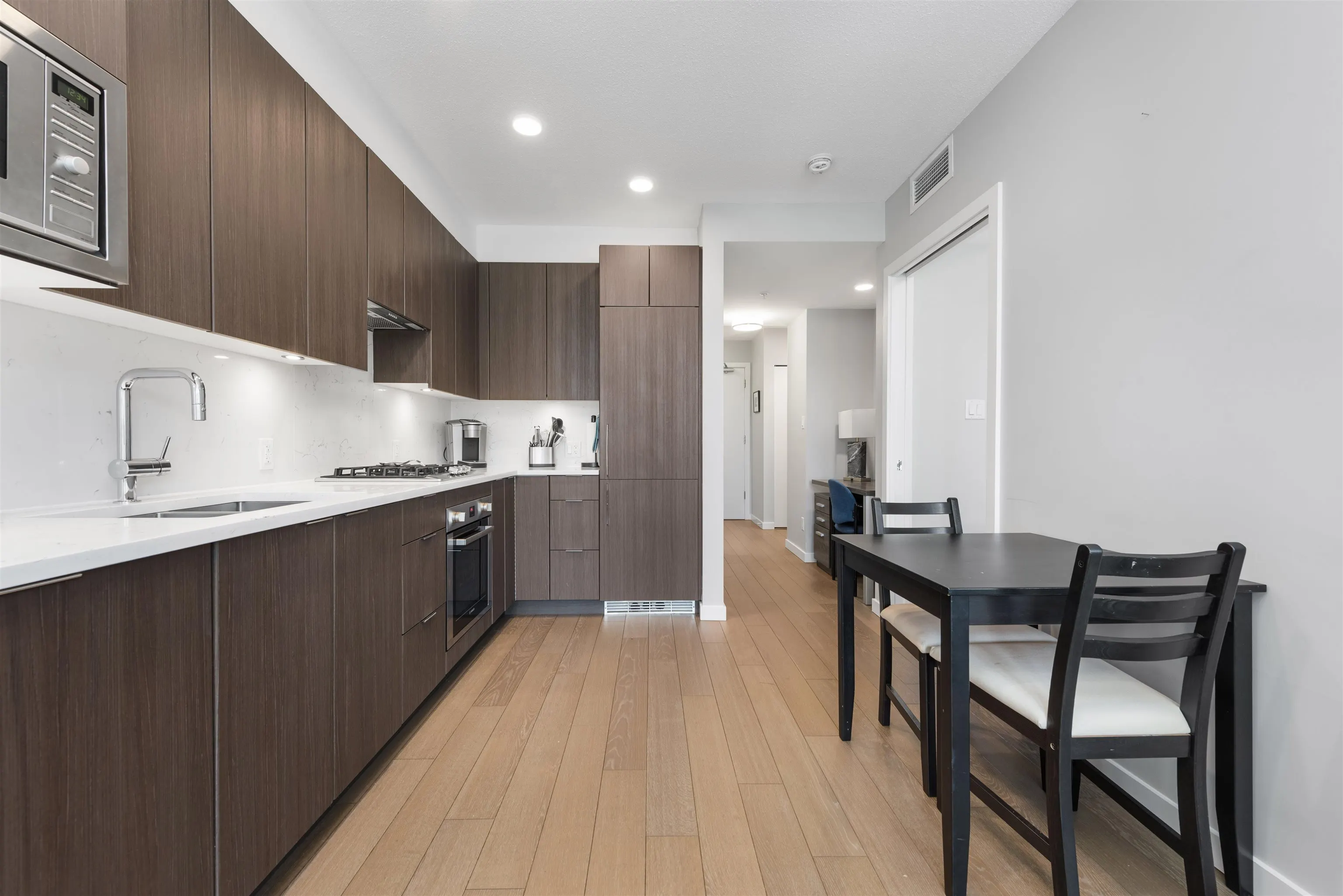 309 2888 Cambie Street