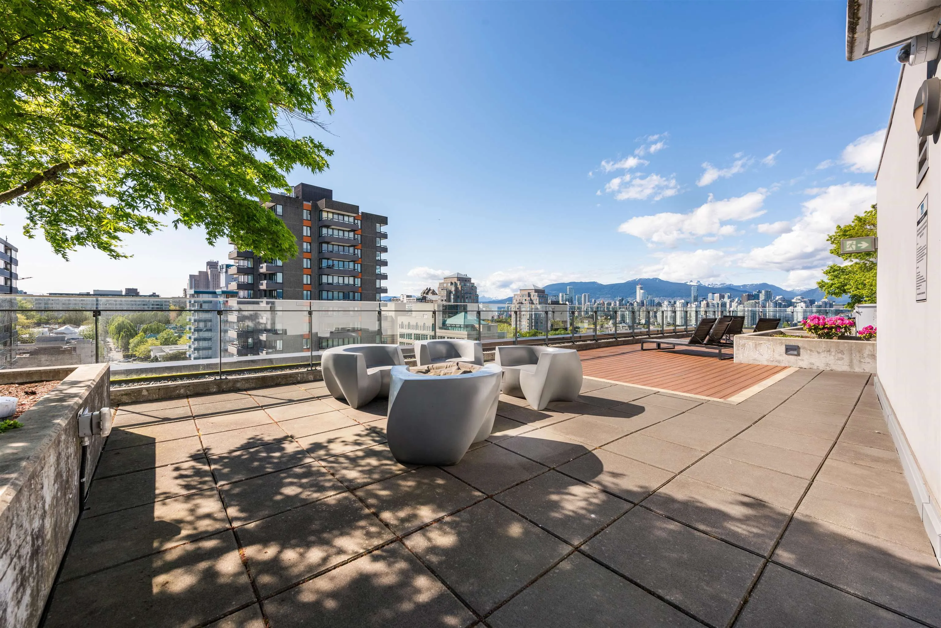 309 2888 Cambie Street