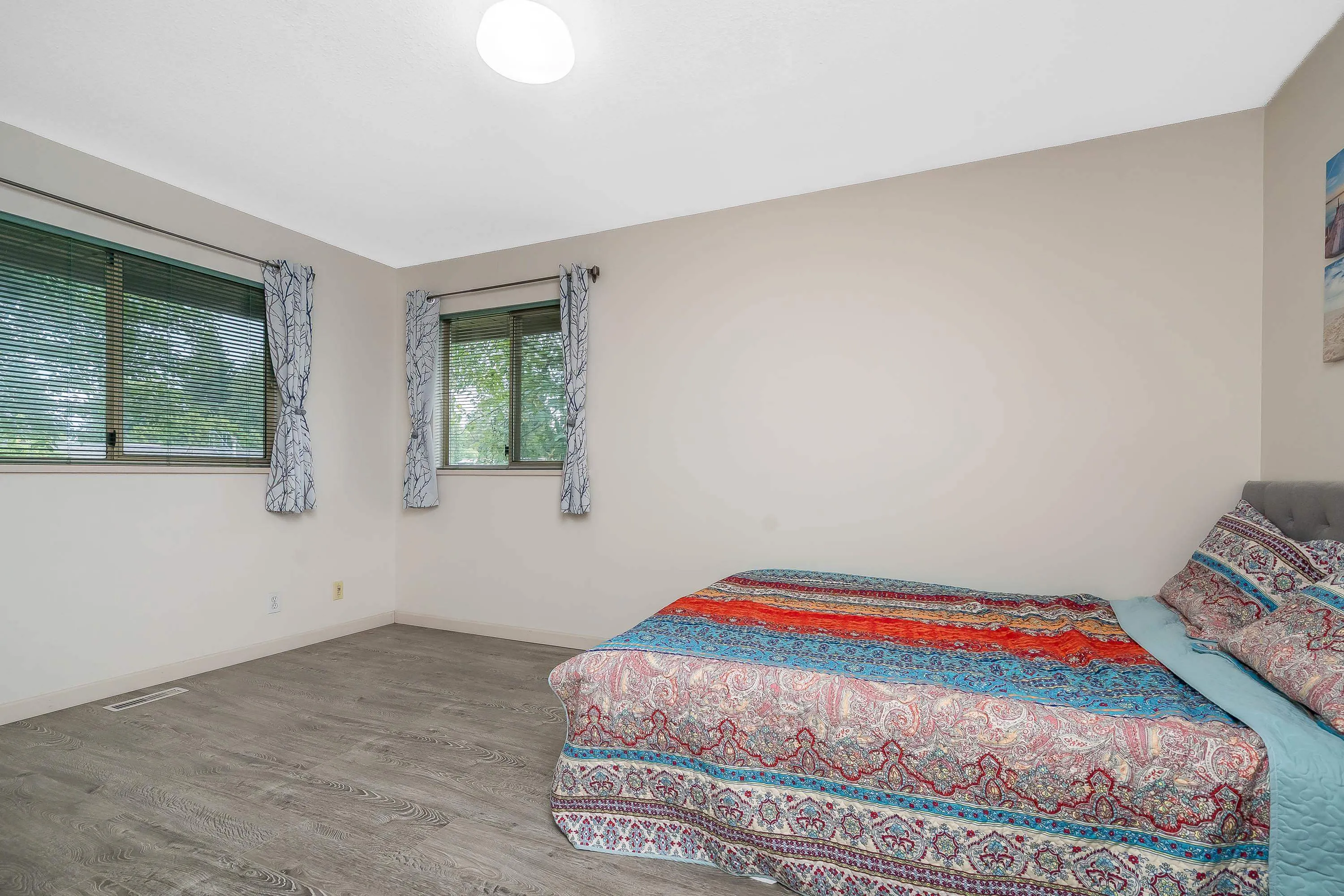 10862 160 Street