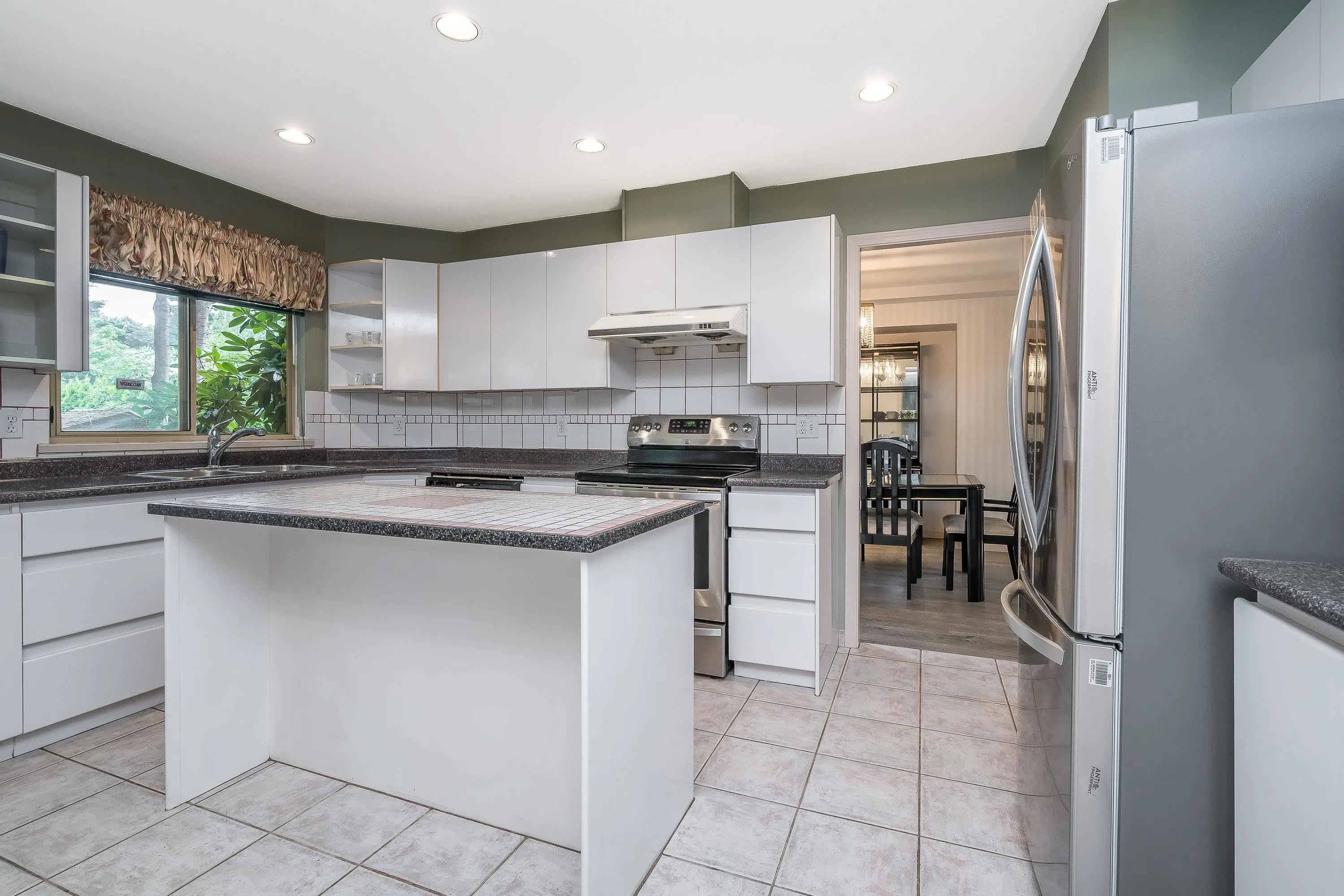 10862 160 Street