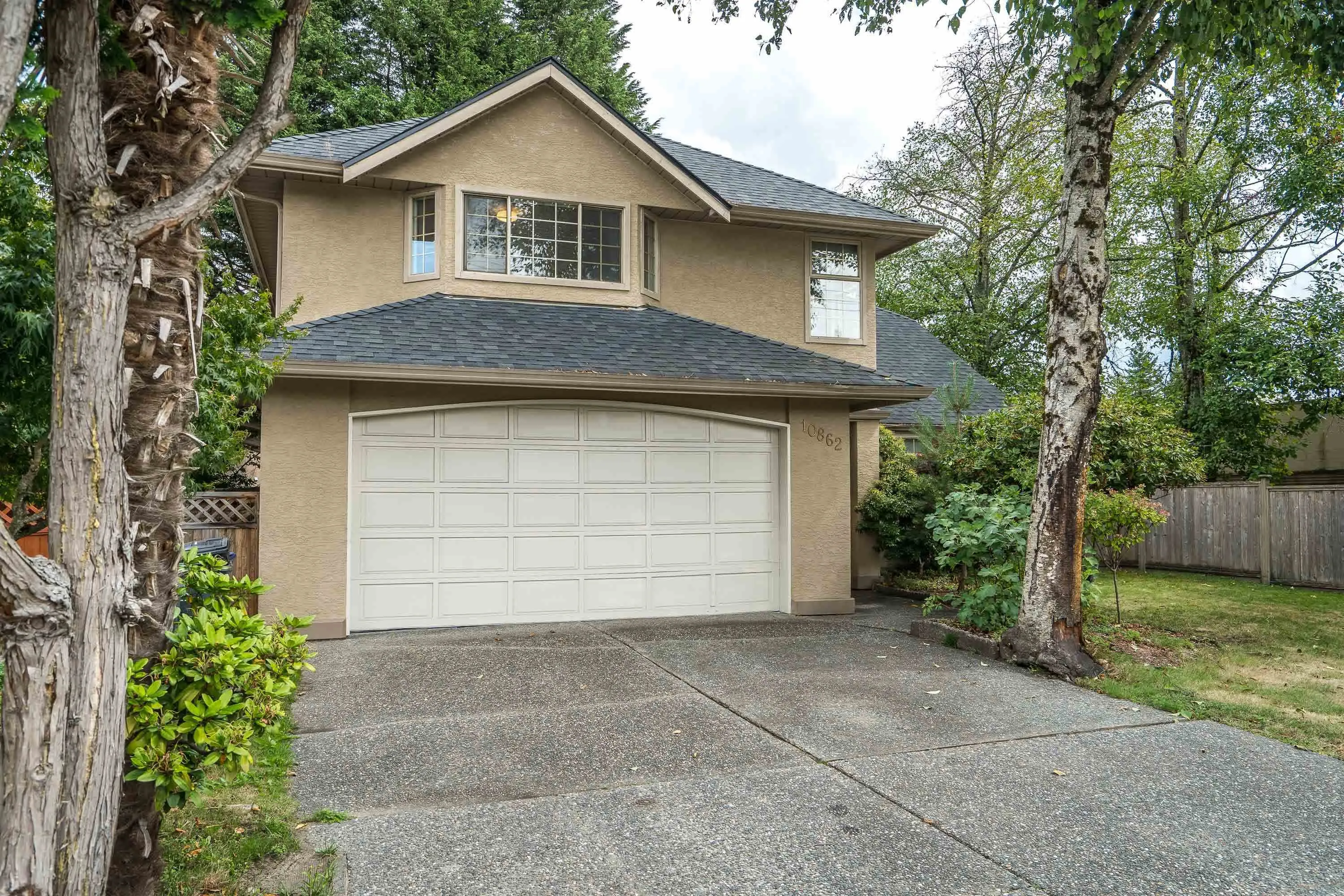 10862 160 Street