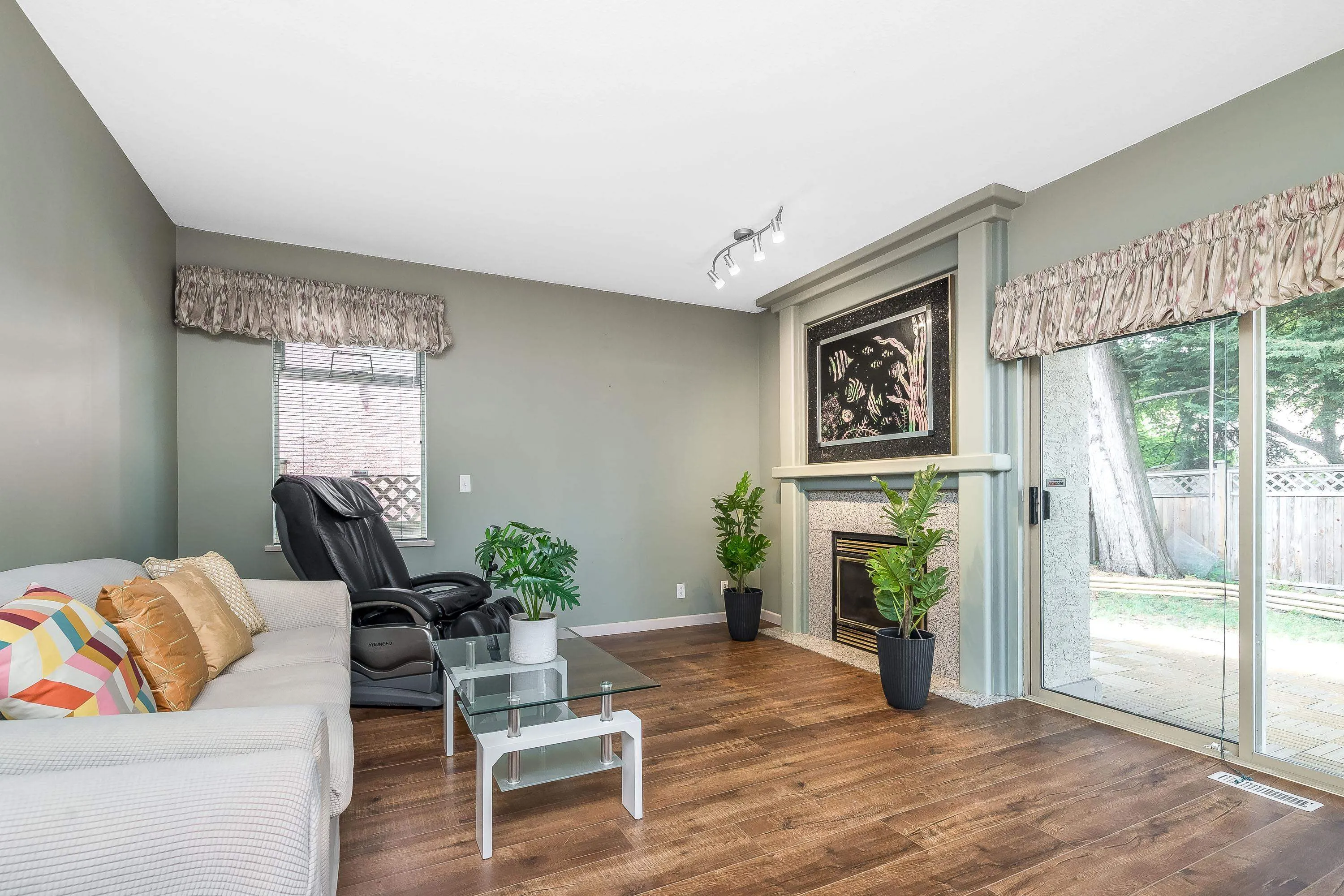 10862 160 Street