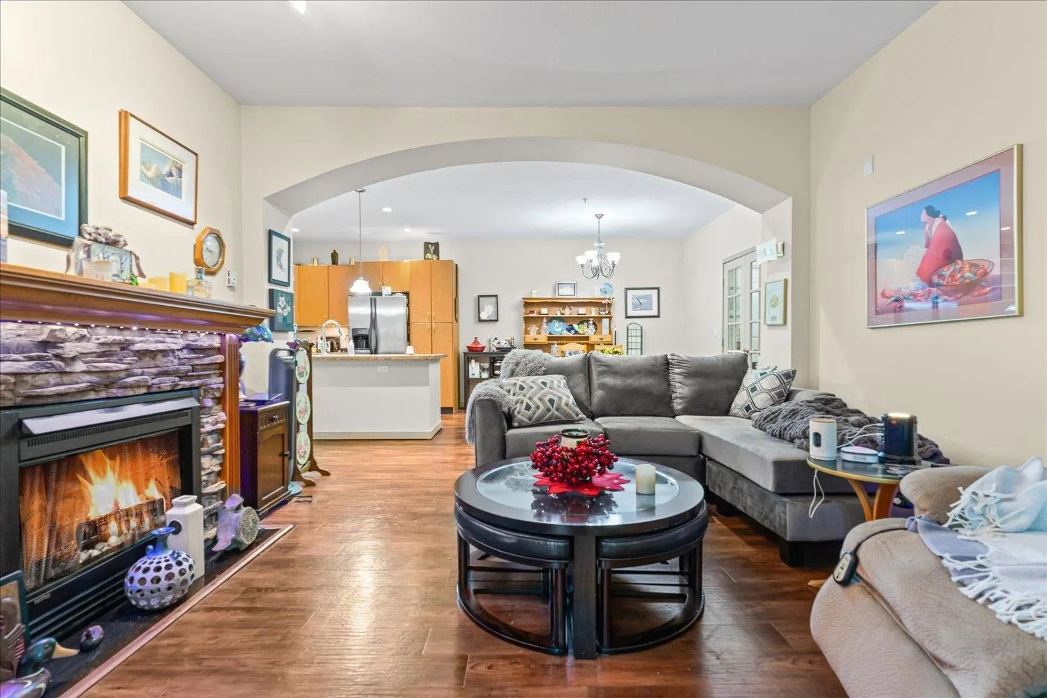 303 33485 South Fraser Way