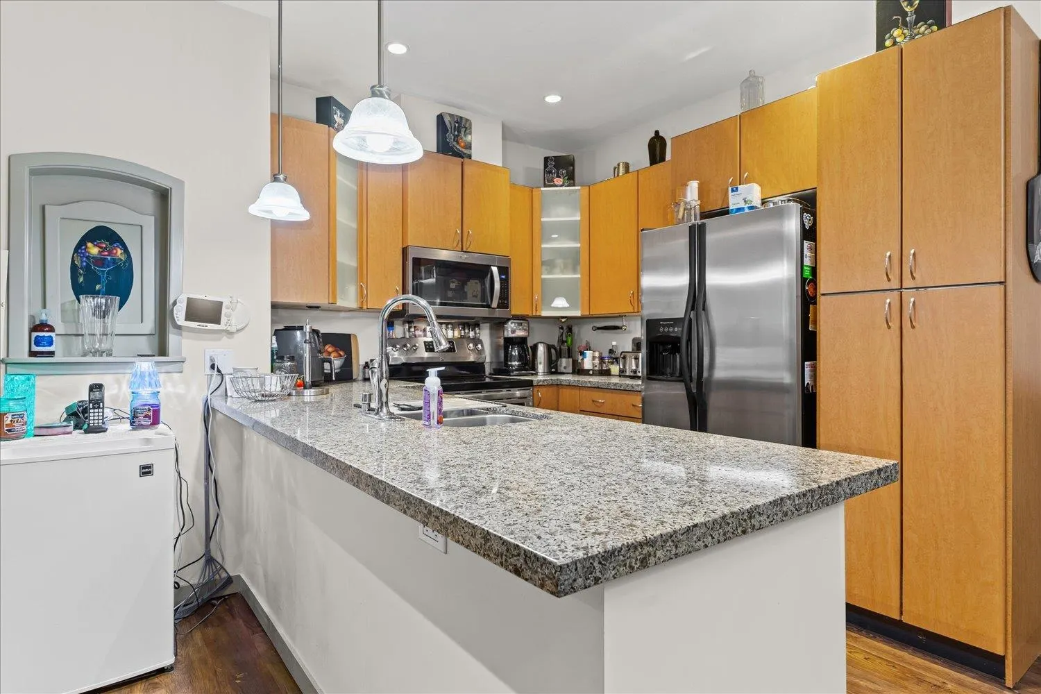 303 33485 South Fraser Way