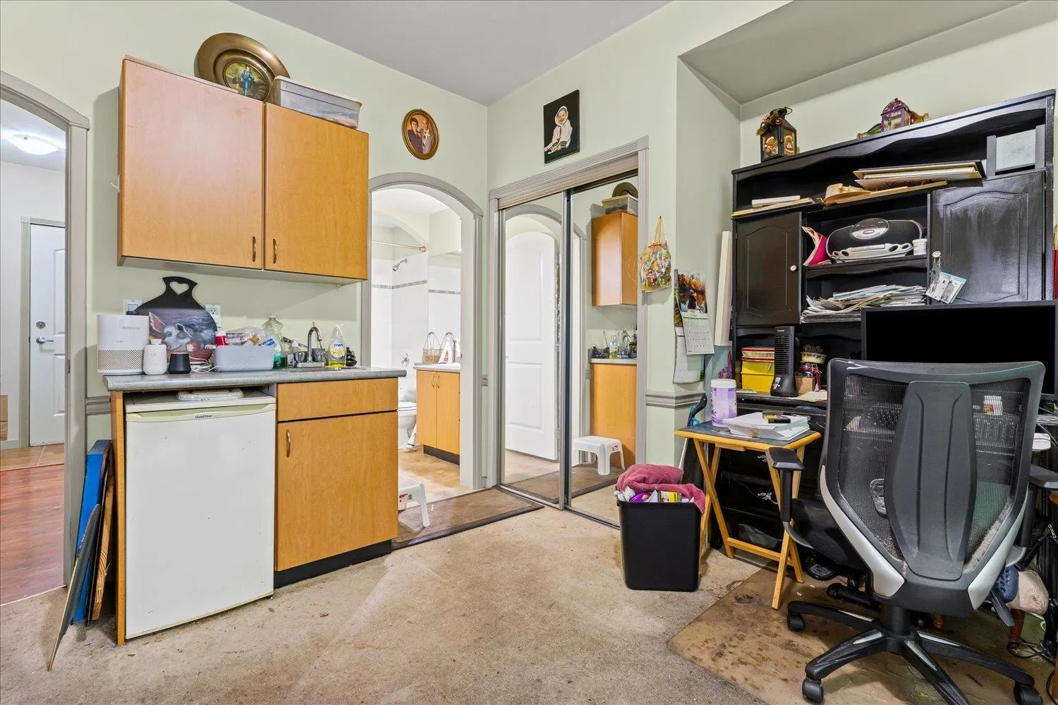 303 33485 South Fraser Way