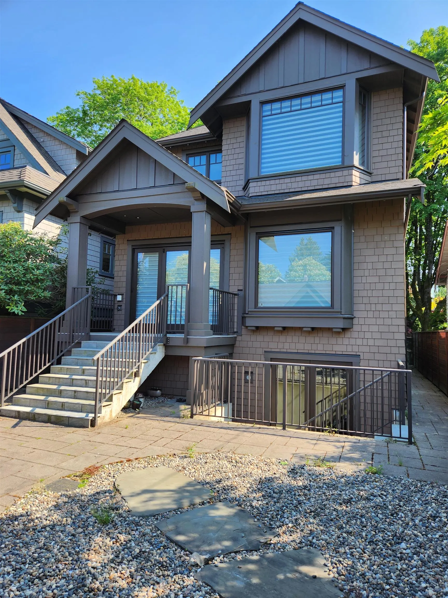 2955 W13 Ave W13 Avenue