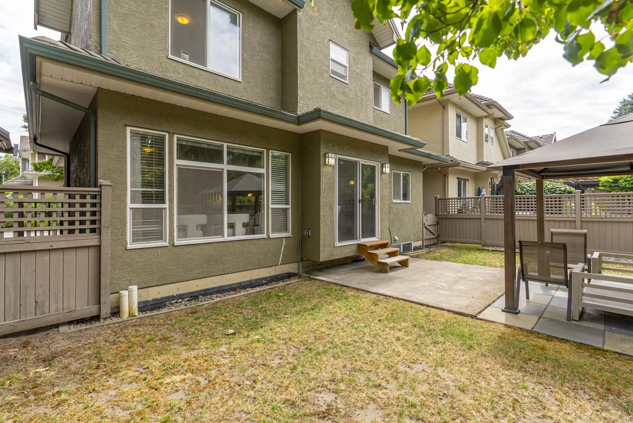 5 3363 Rosemary Heights Crescent