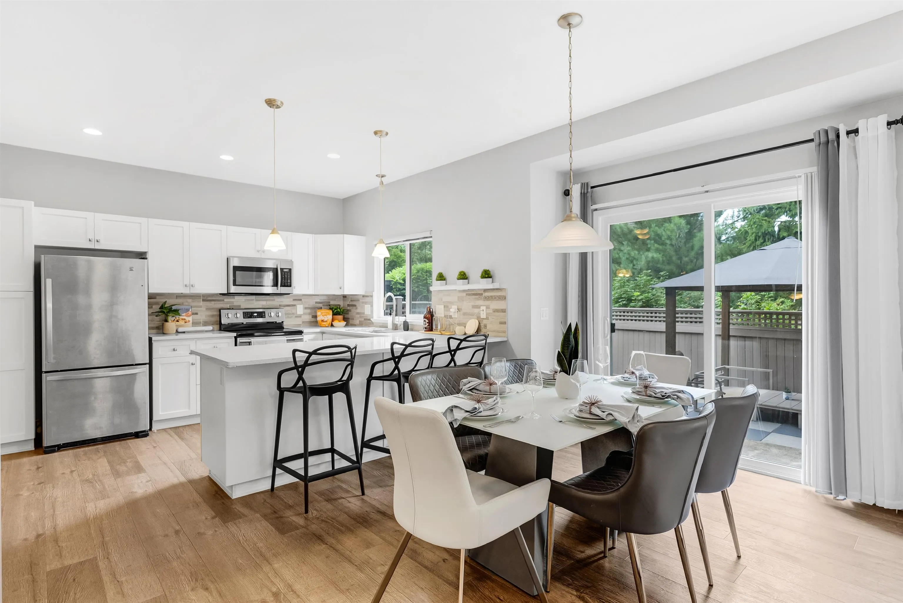 5 3363 Rosemary Heights Crescent