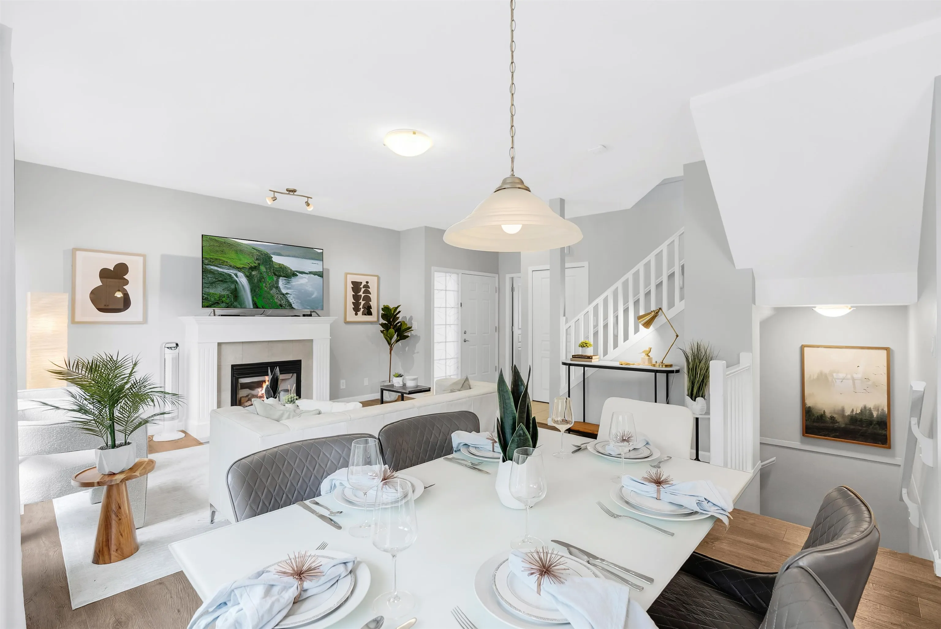5 3363 Rosemary Heights Crescent