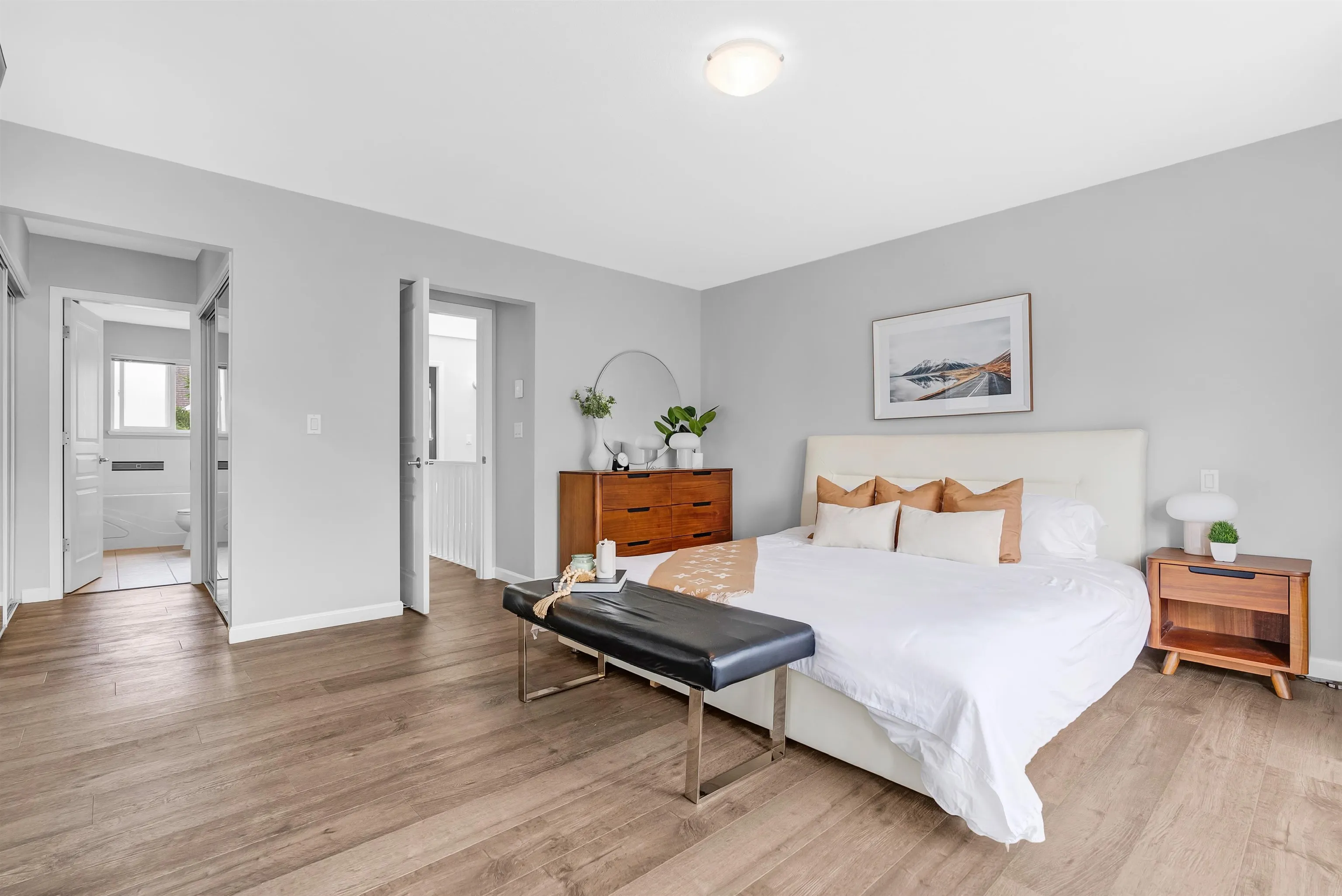 5 3363 Rosemary Heights Crescent