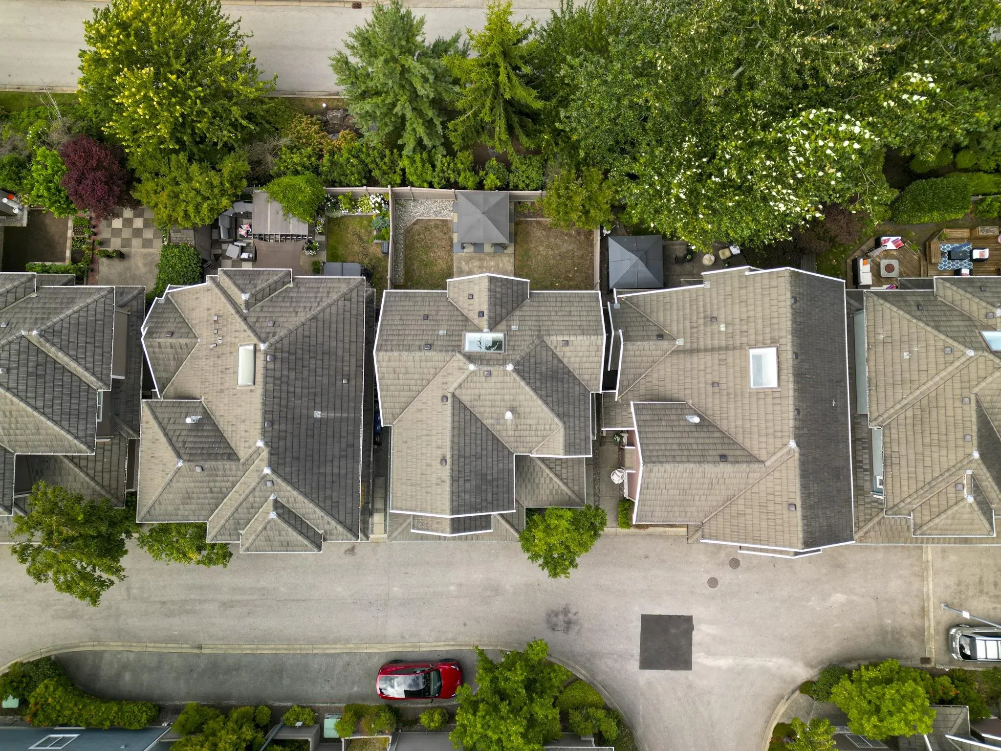 5 3363 Rosemary Heights Crescent