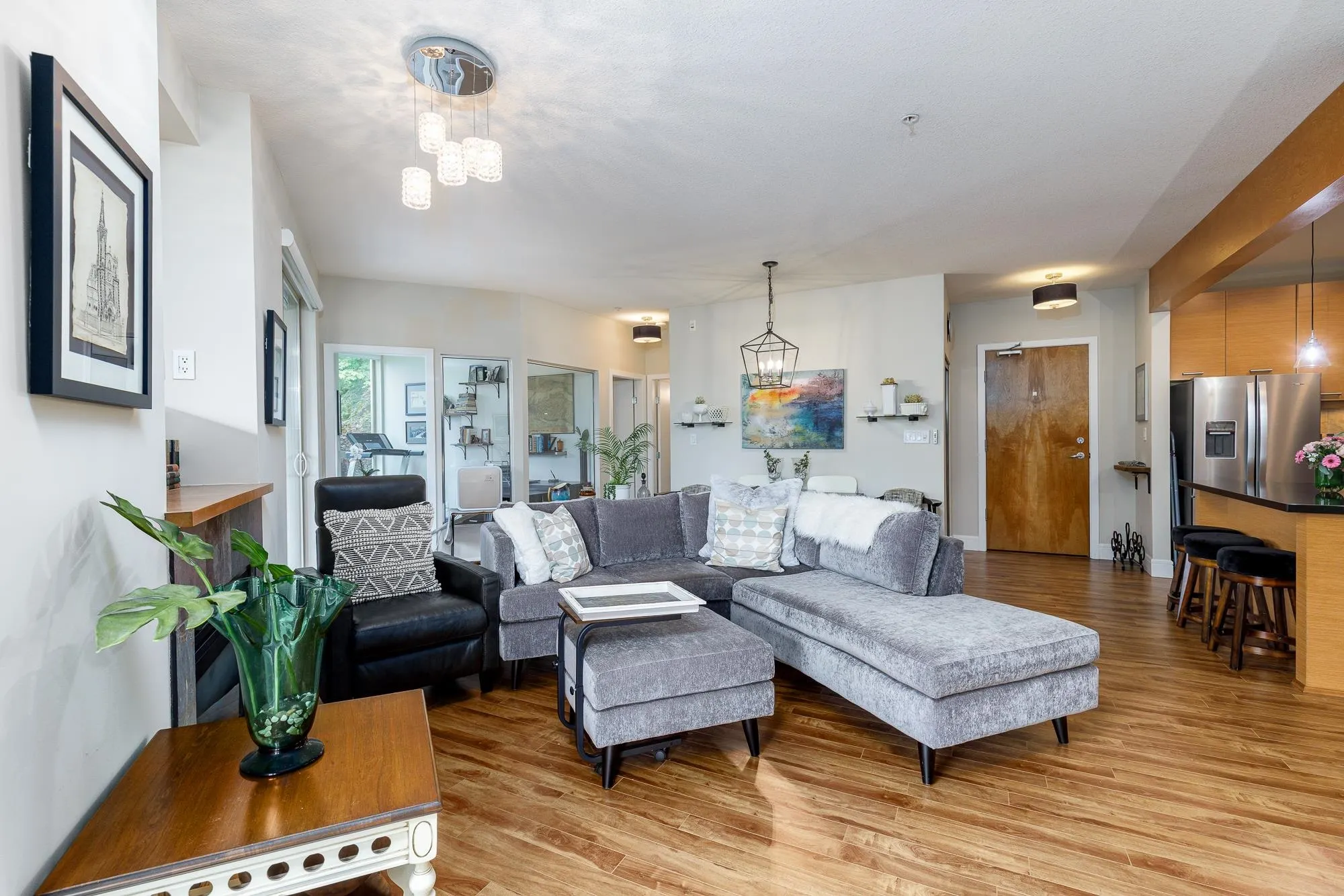 301 560 Raven Woods Drive