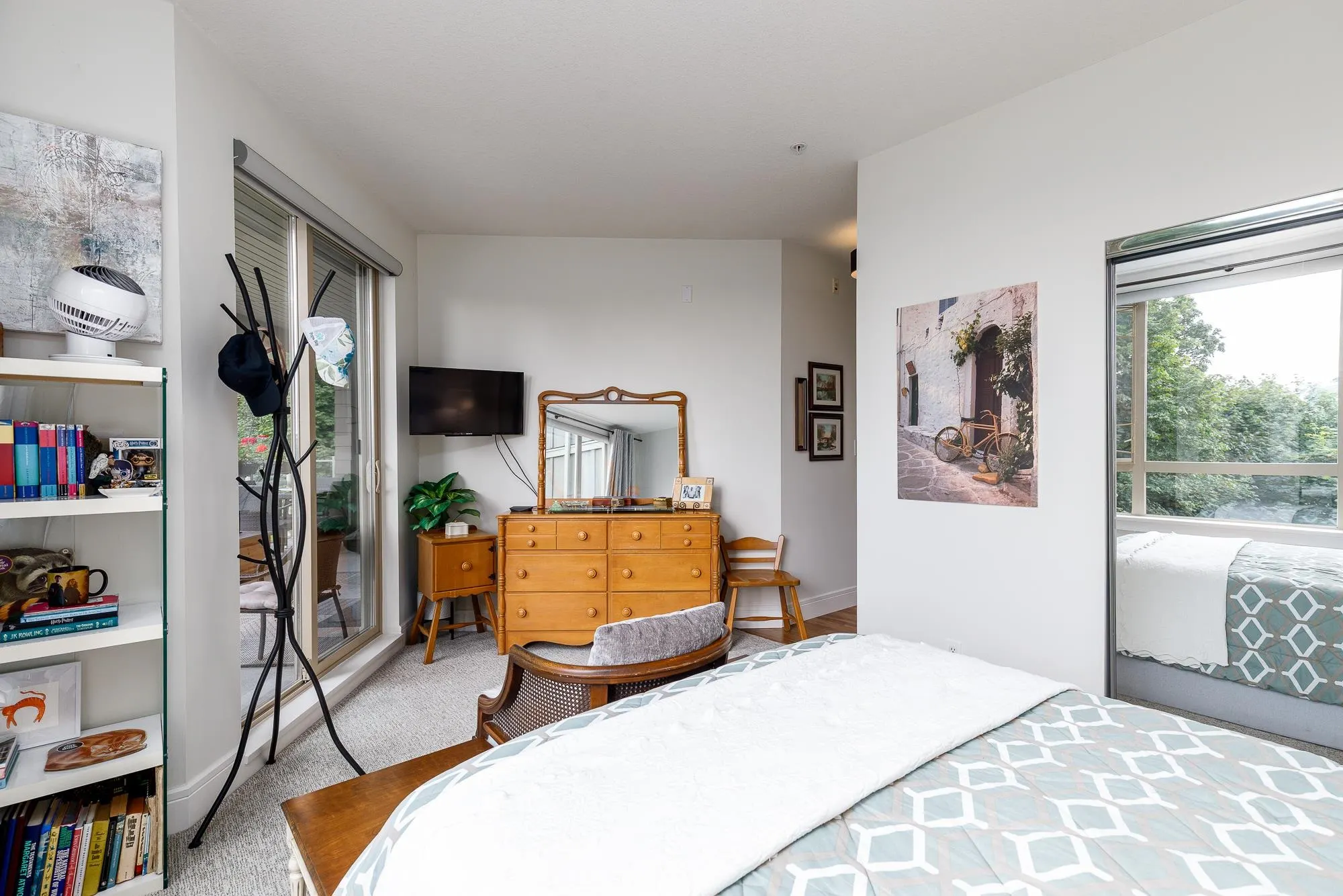 301 560 Raven Woods Drive