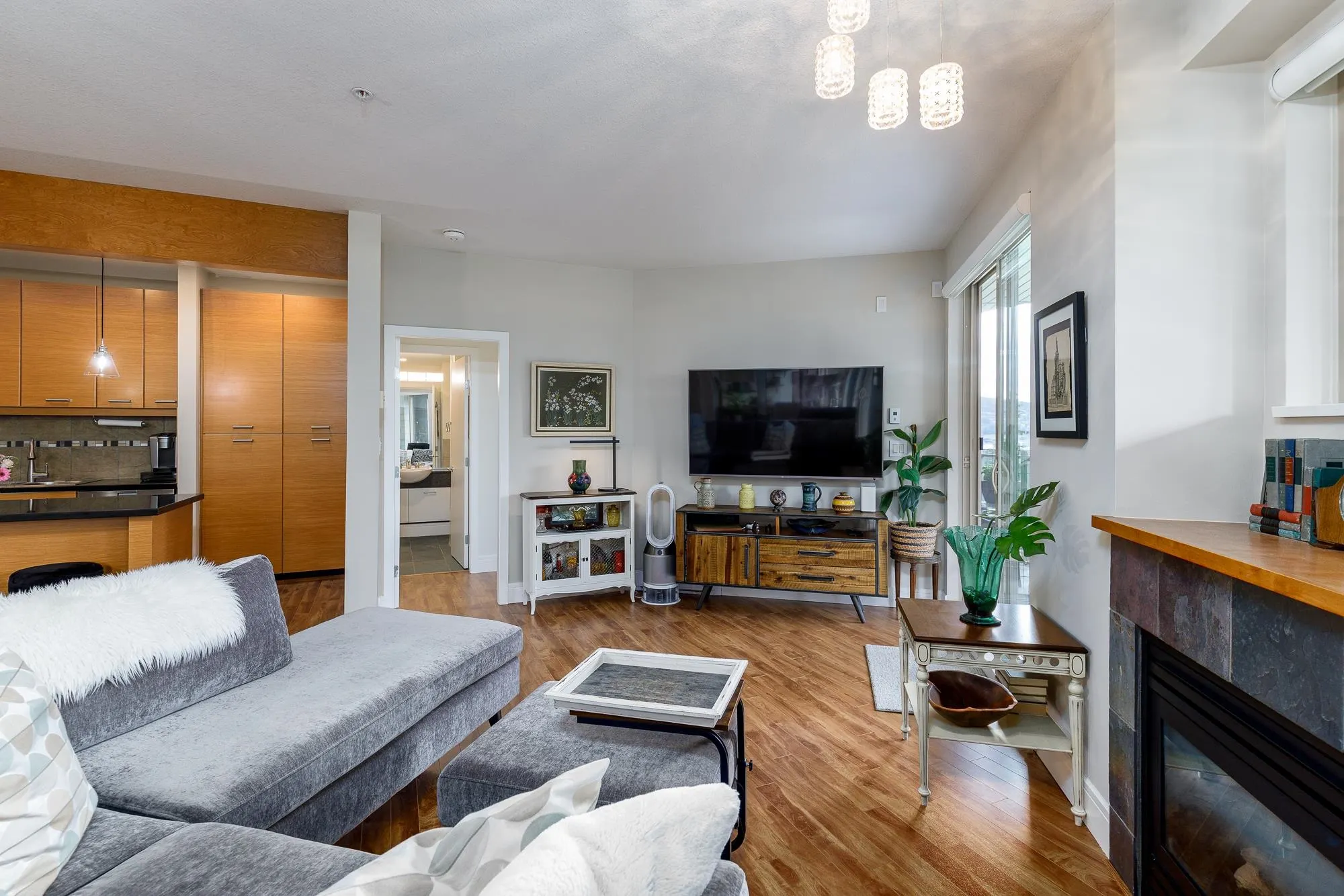 301 560 Raven Woods Drive